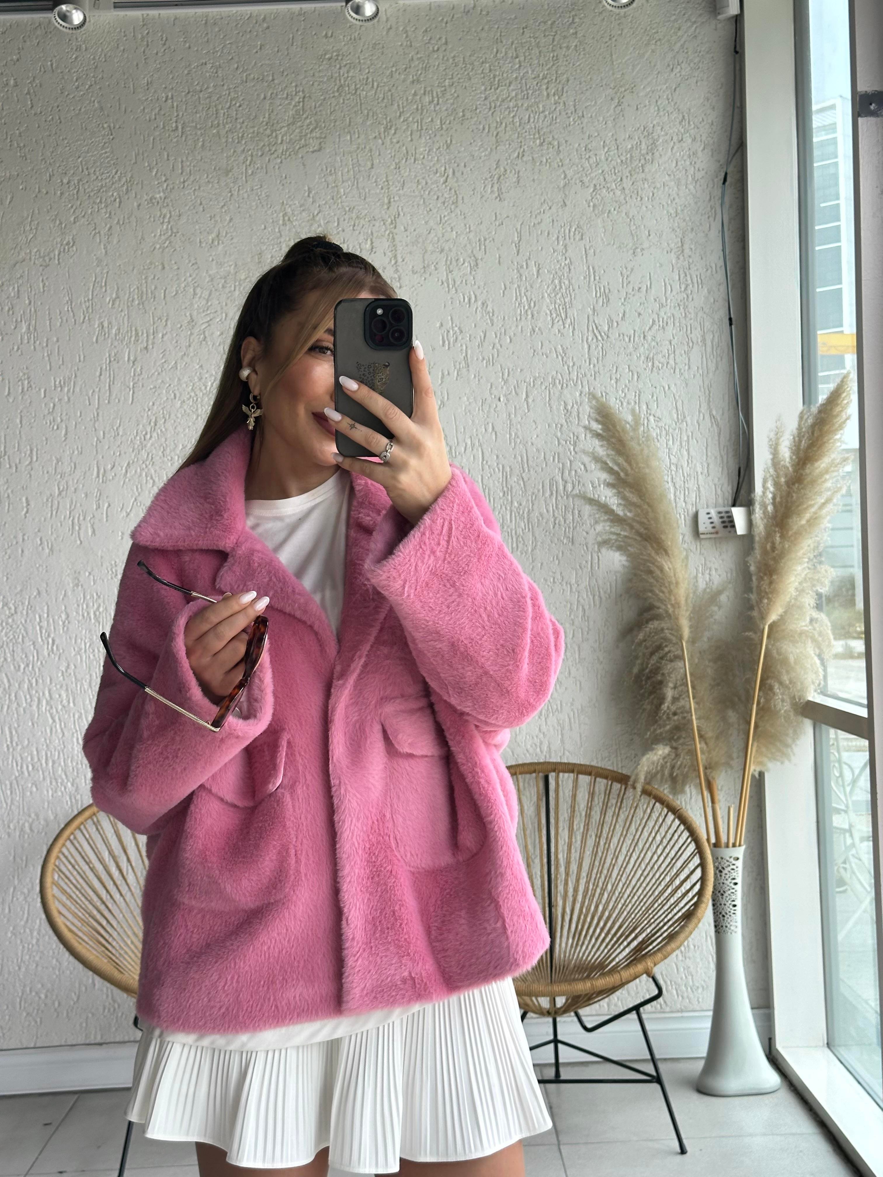 Pembe Cep Detaylı Peluş Mont