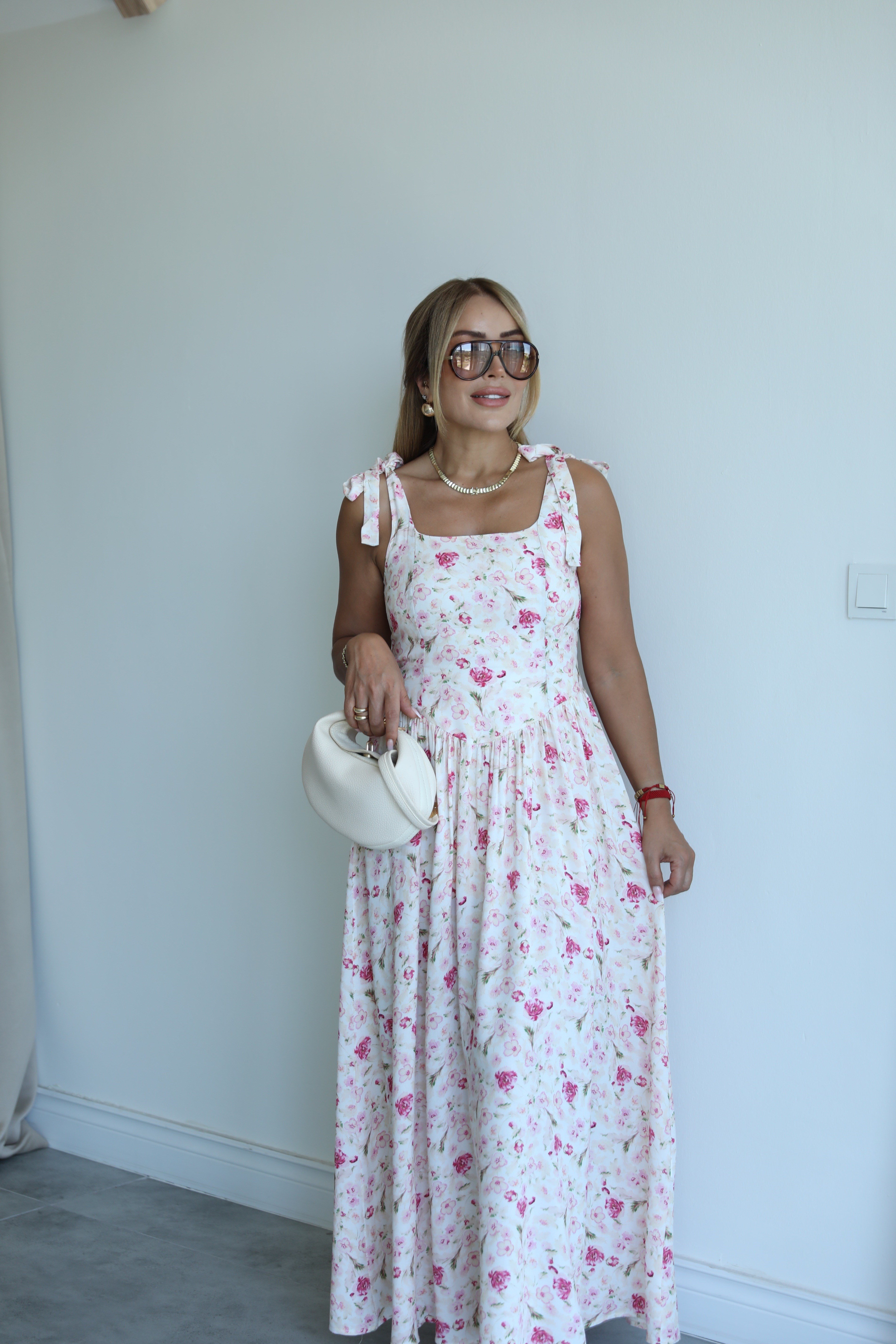 Pembe Çiçekli Bağlamalı Elbise 