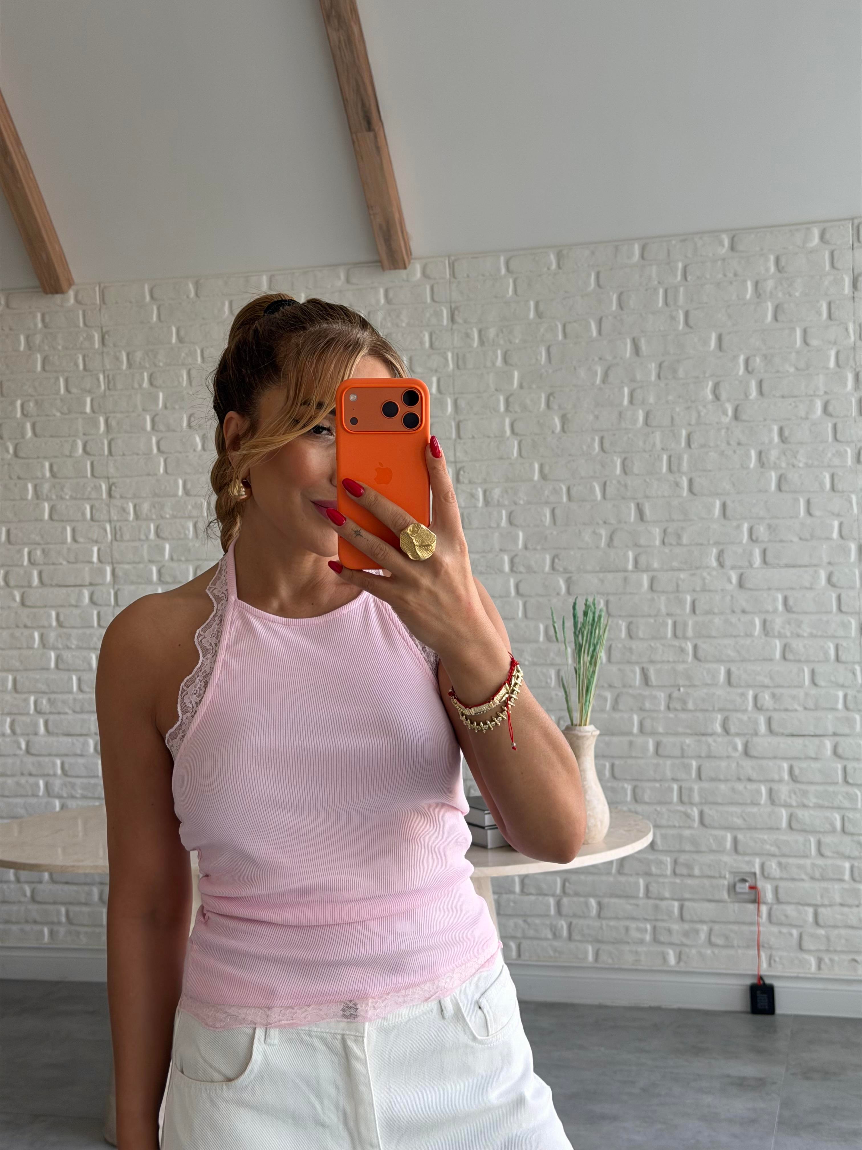 Pembe Dantelli Dekolteli Bluz
