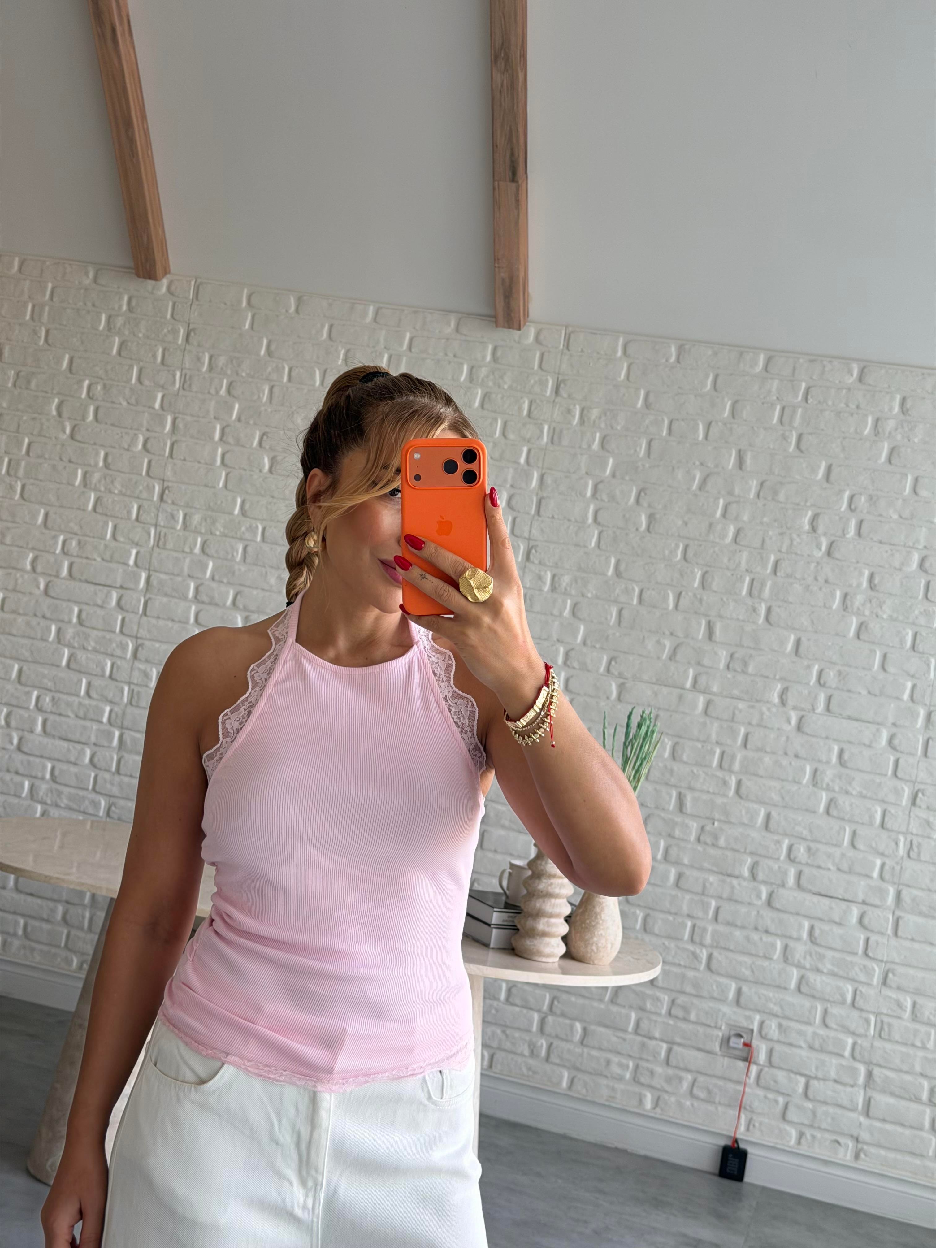 Pembe Dantelli Dekolteli Bluz