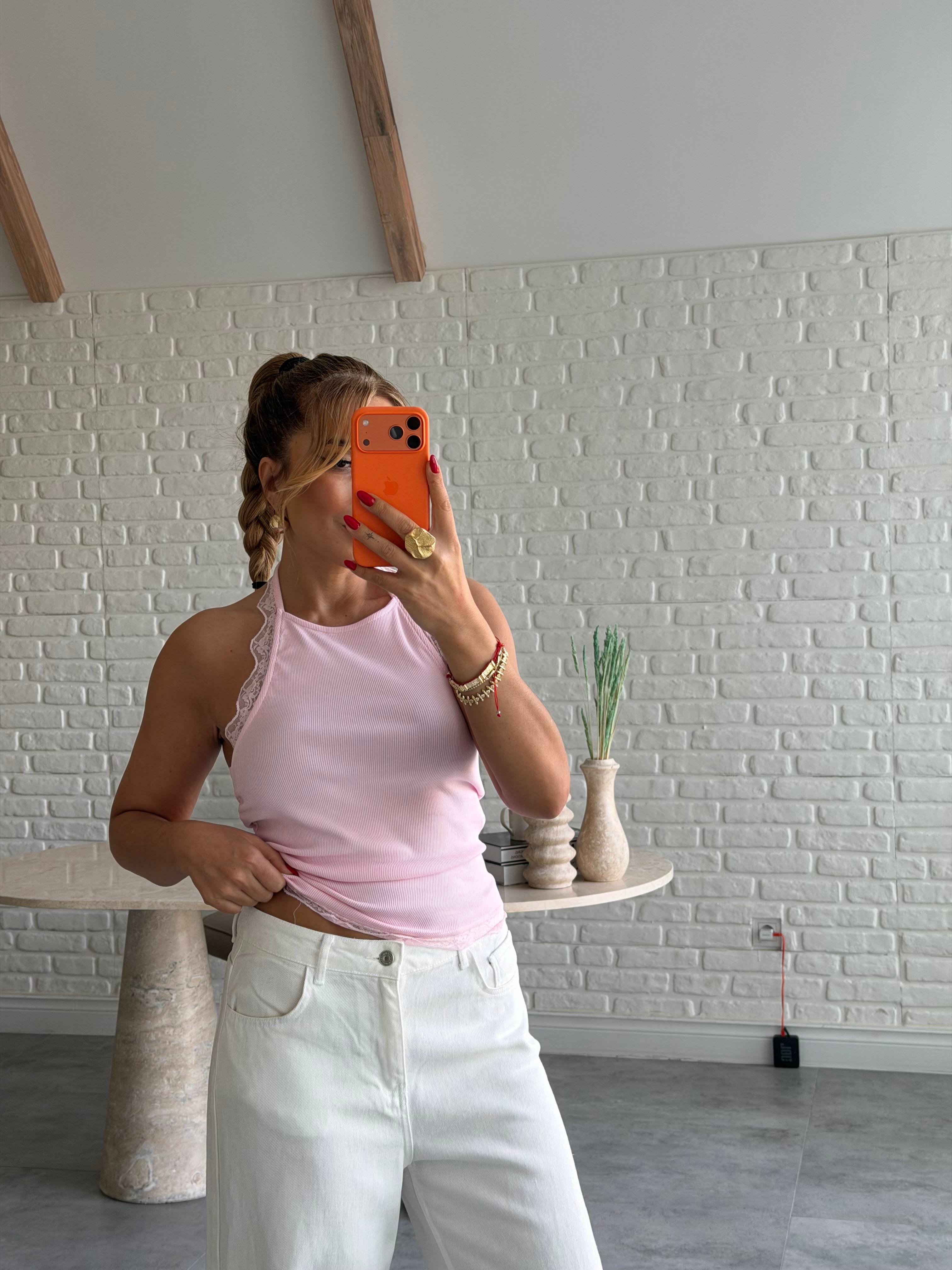 Pembe Dantelli Dekolteli Bluz