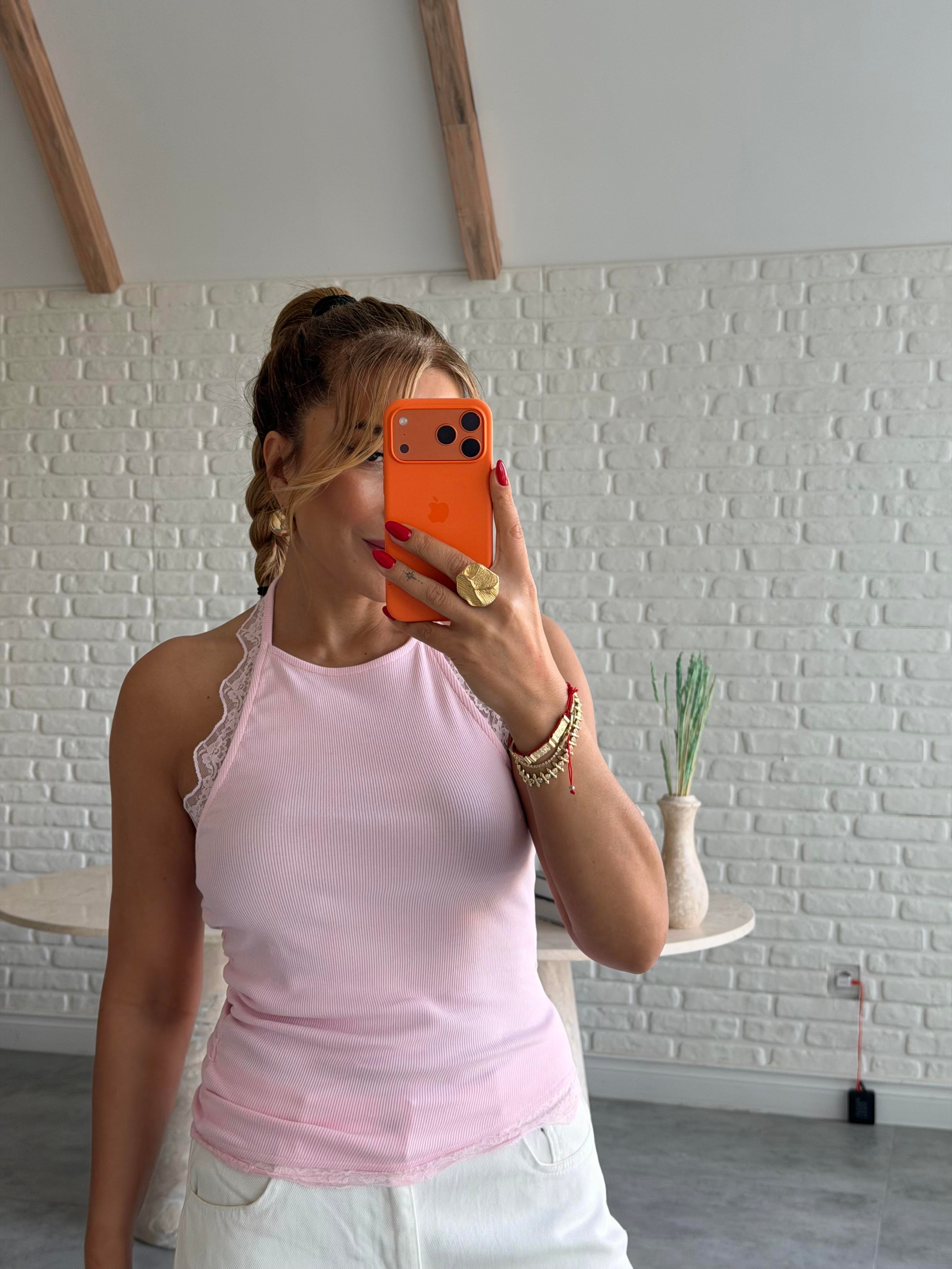 Pembe Dantelli Dekolteli Bluz