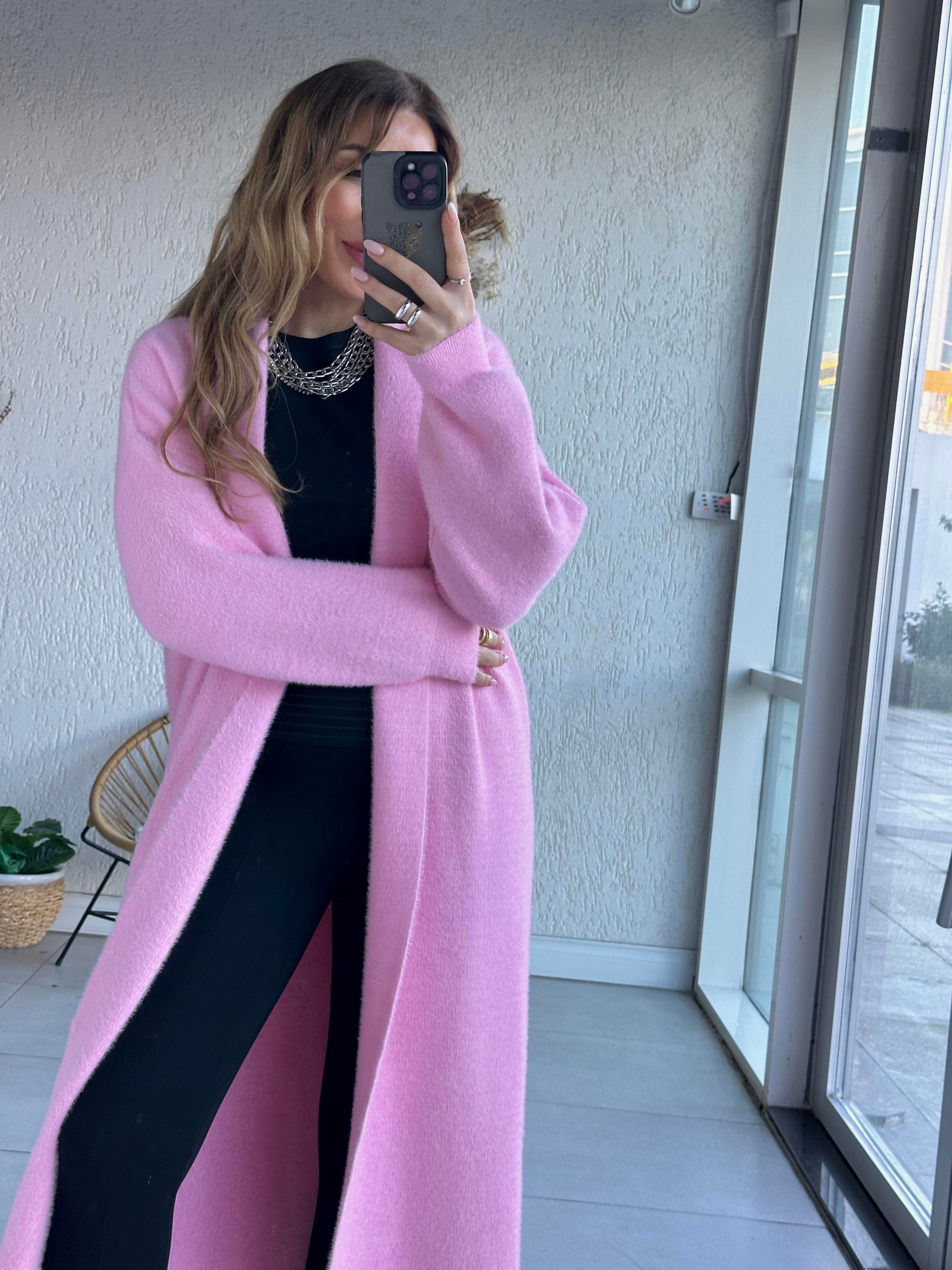 Pembe Dokulu Uzun Hırka