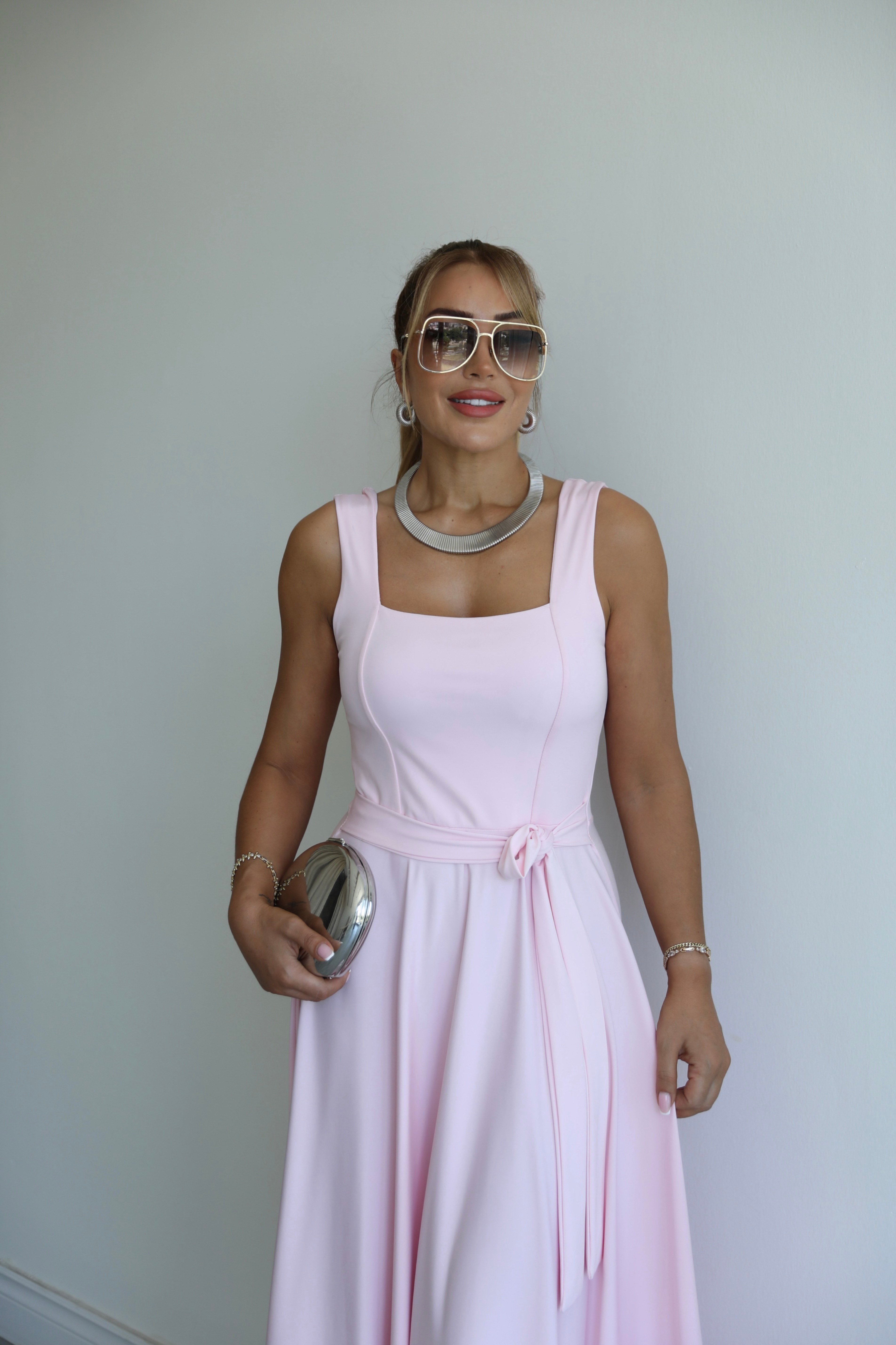 Pembe Kare Yaka Kuşaklı Elbise