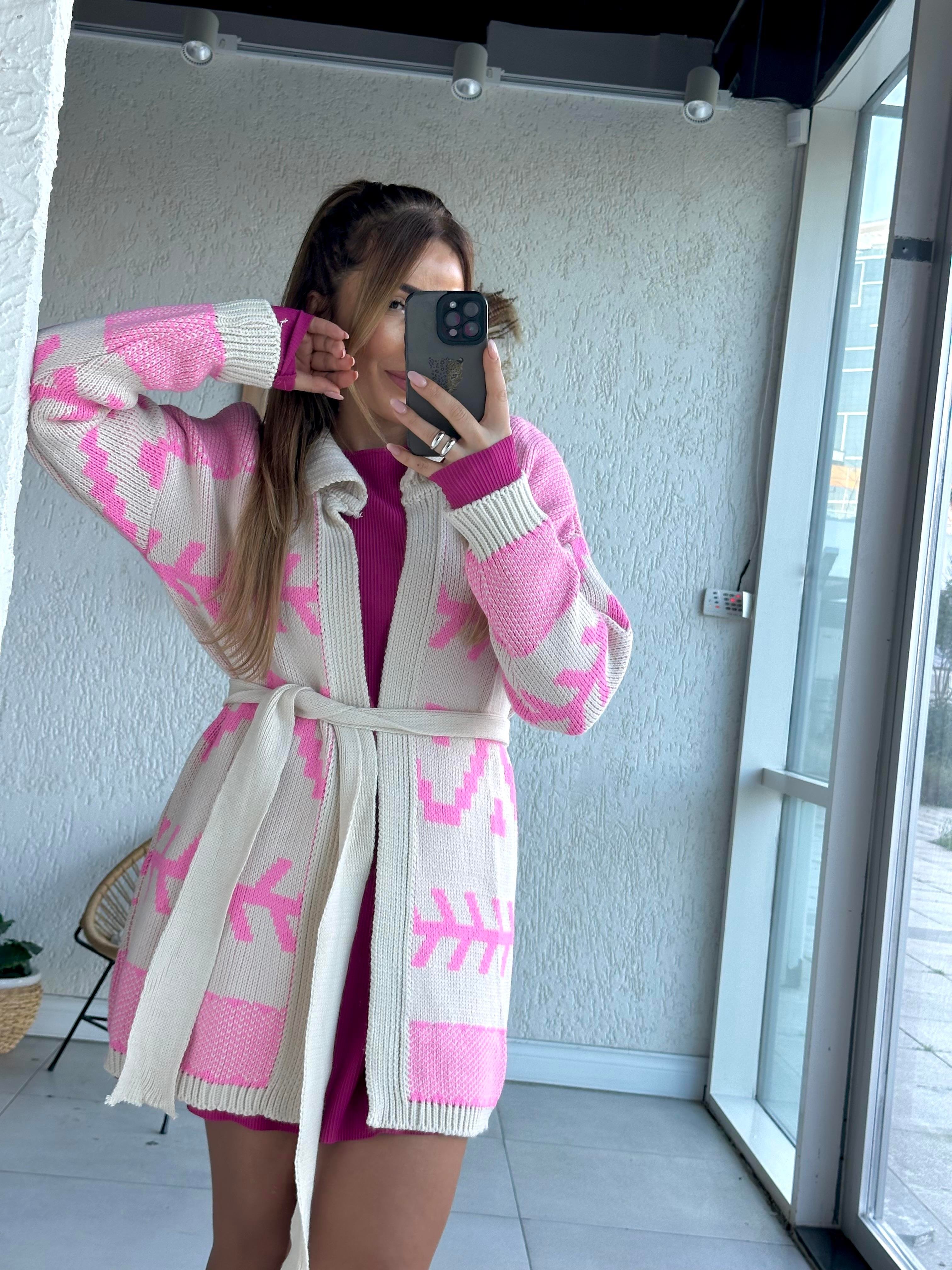 Pembe Krem Desenli Hırka 