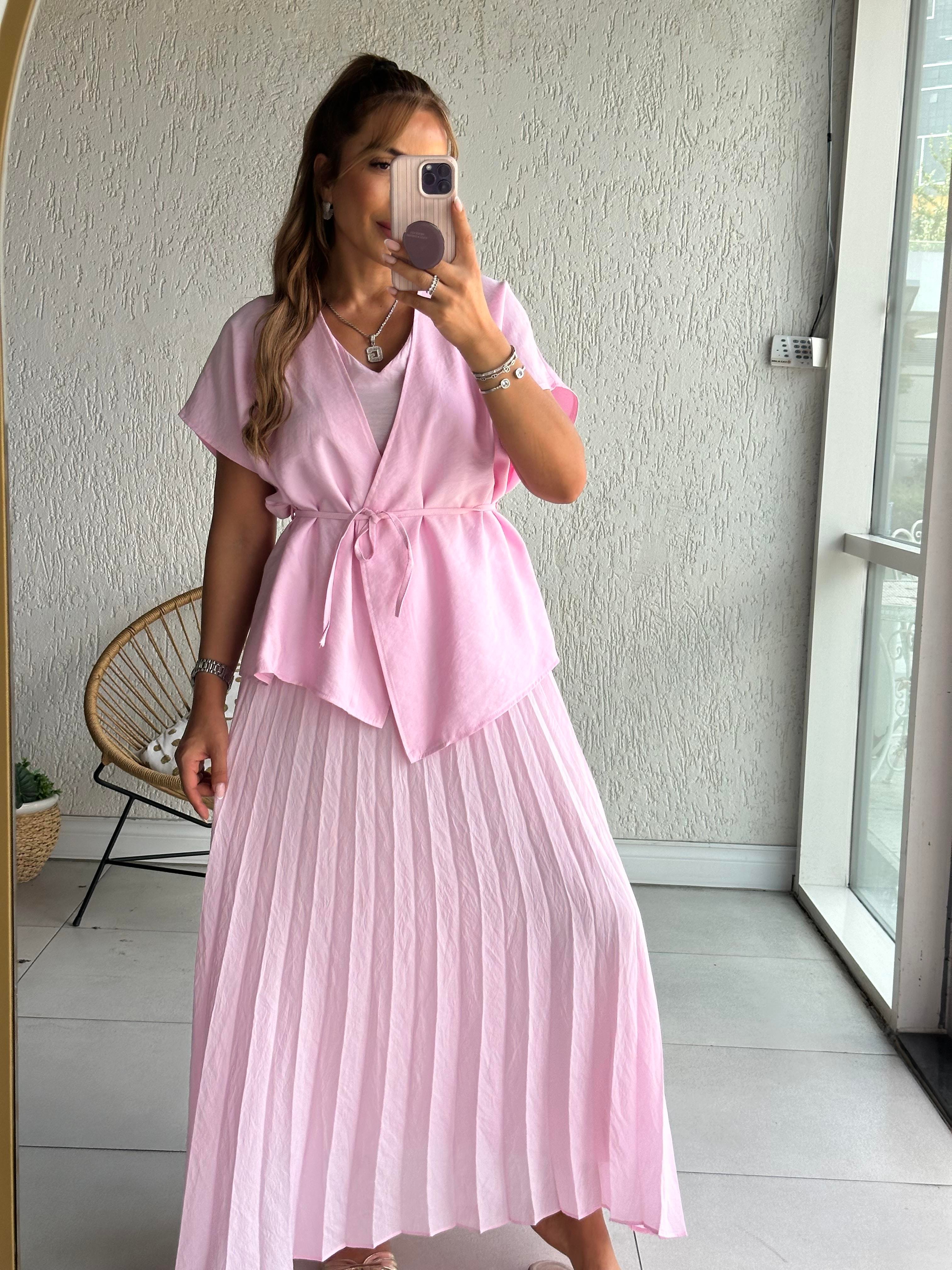 Pembe Yelekli Piliseli Elbise