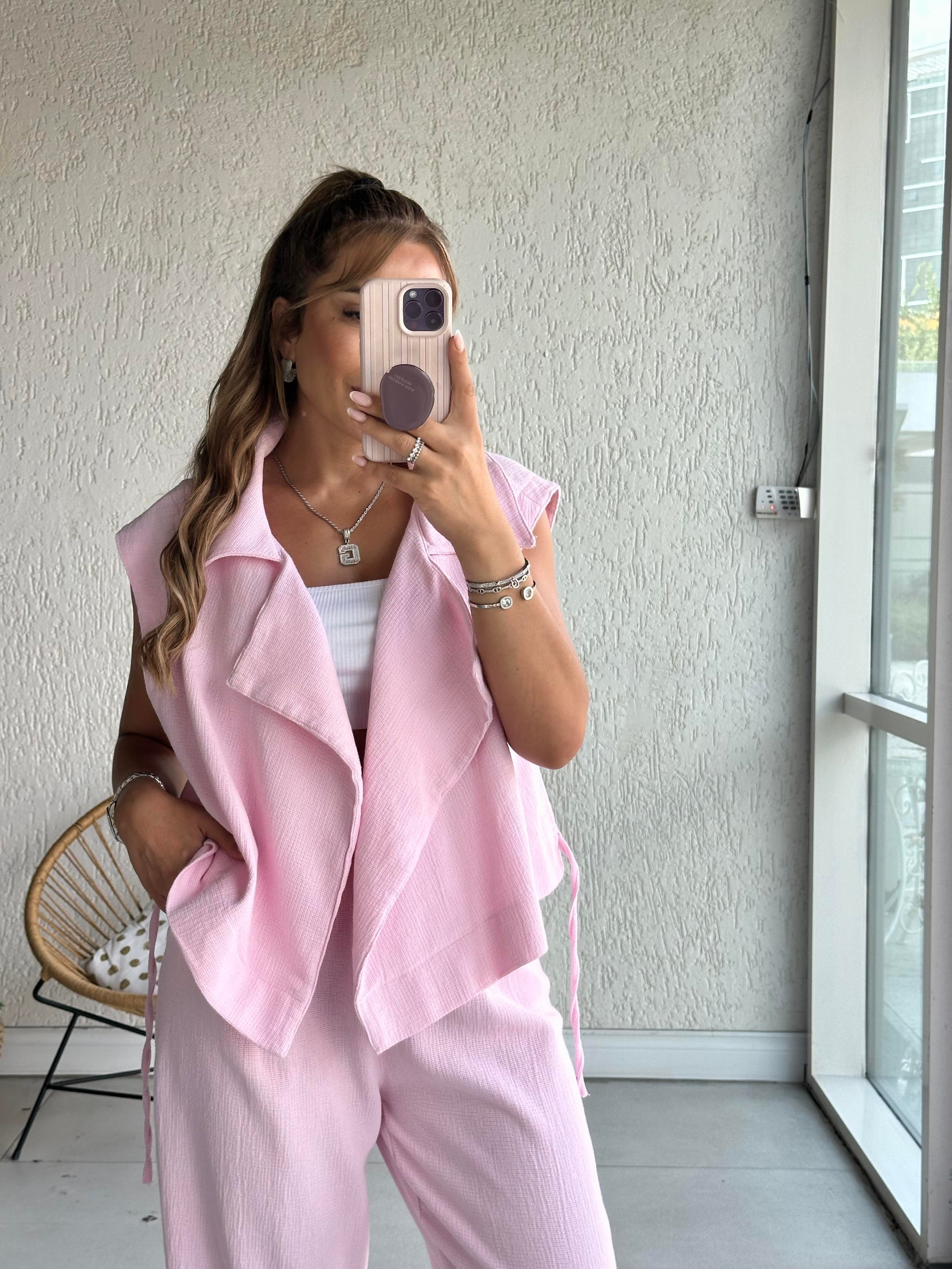 Pembe Yelekli Takım