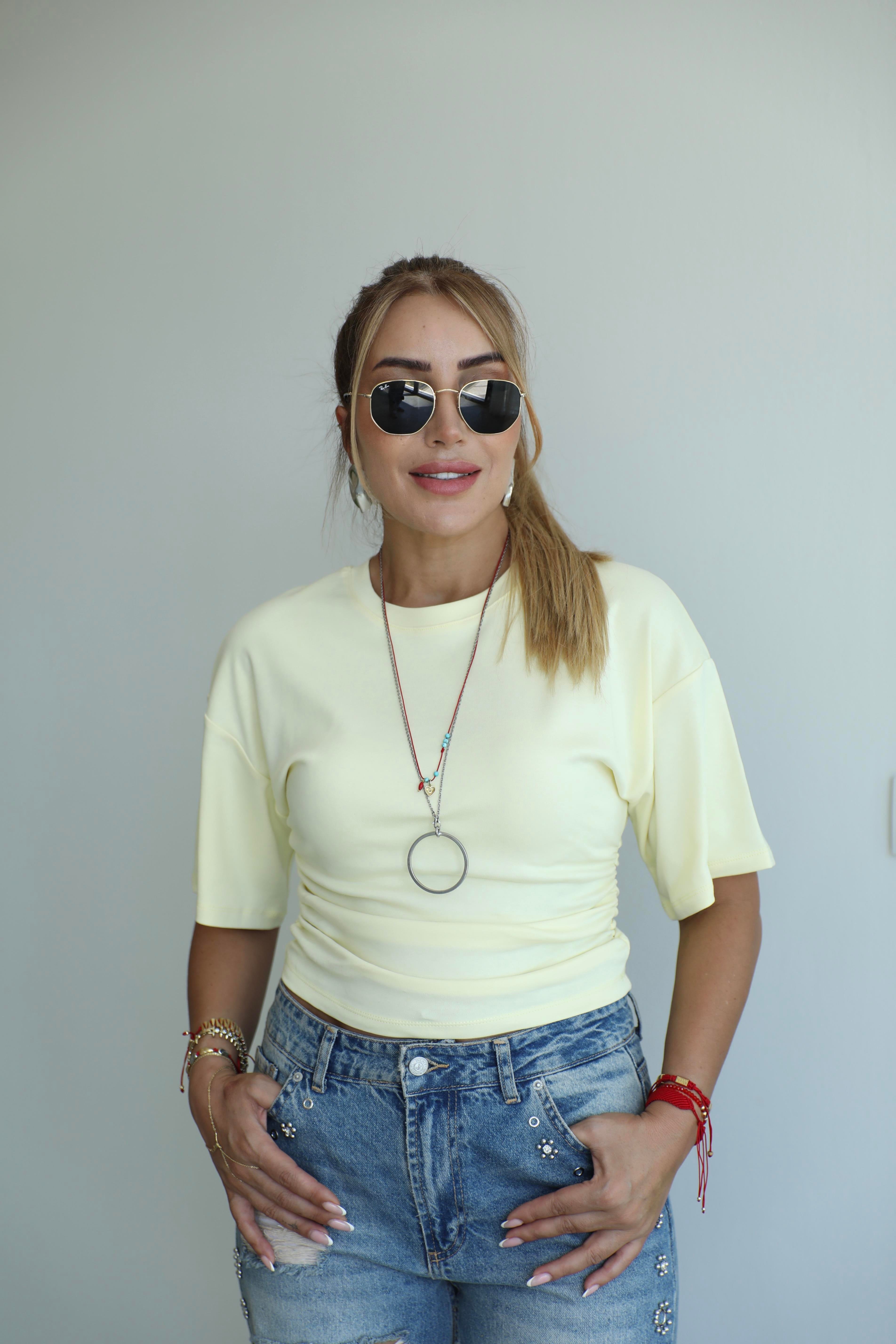 Sarı Büzgü Detaylı T-shirt