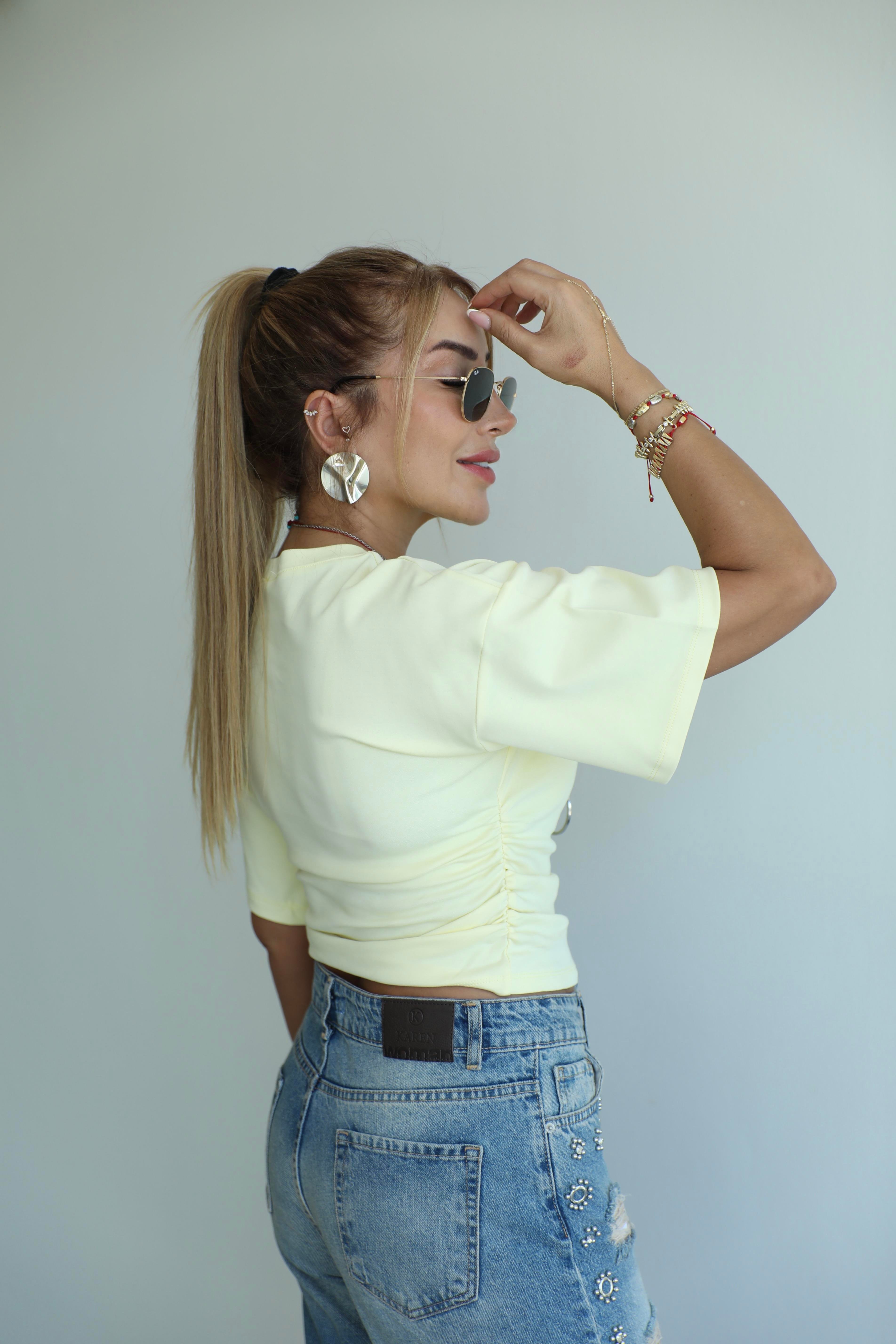 Sarı Büzgü Detaylı T-shirt