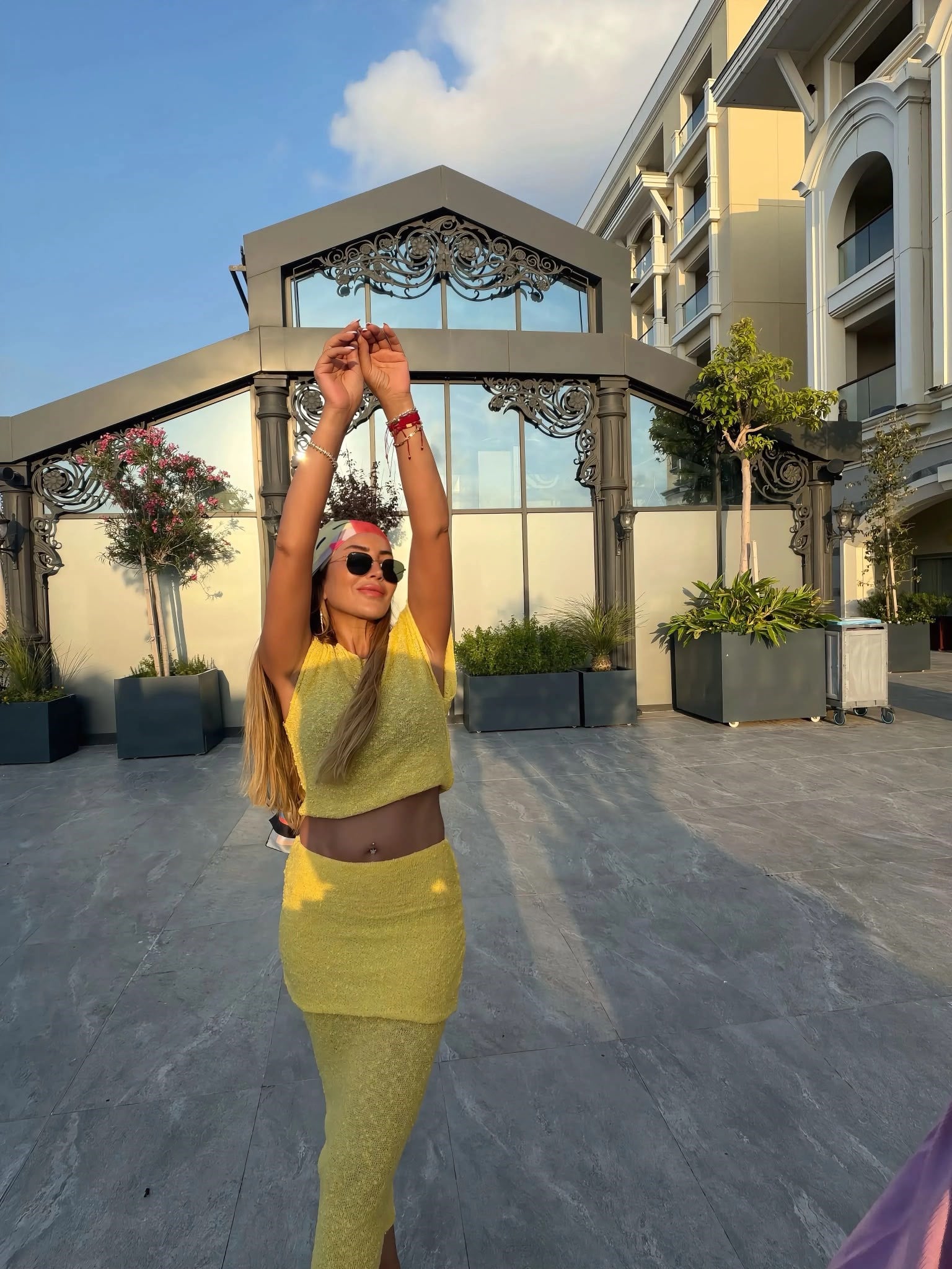 Sarı Dokulu Beachwear Takım