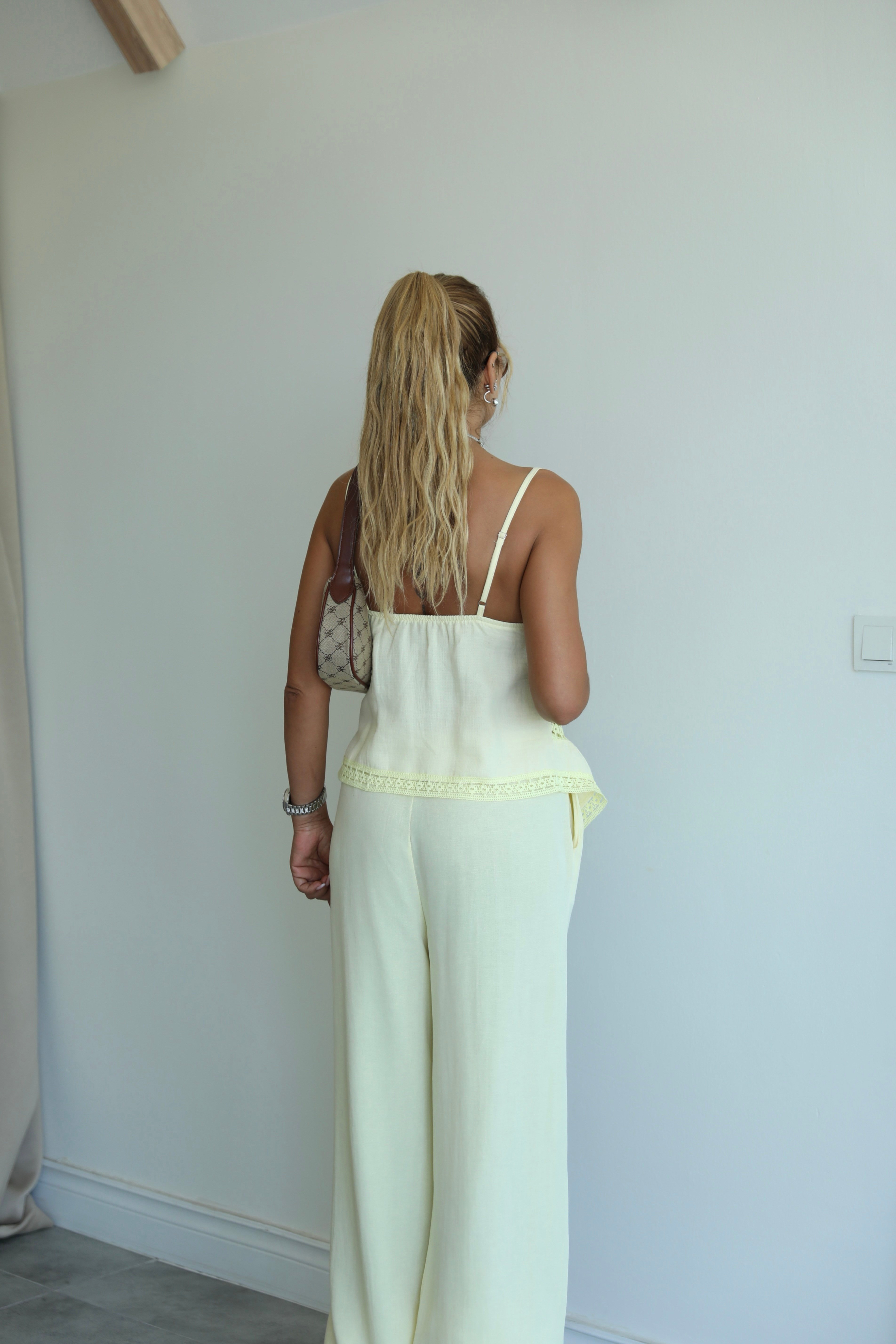 Sarı Keten Güpürlü Bluz Pantolon Takım 