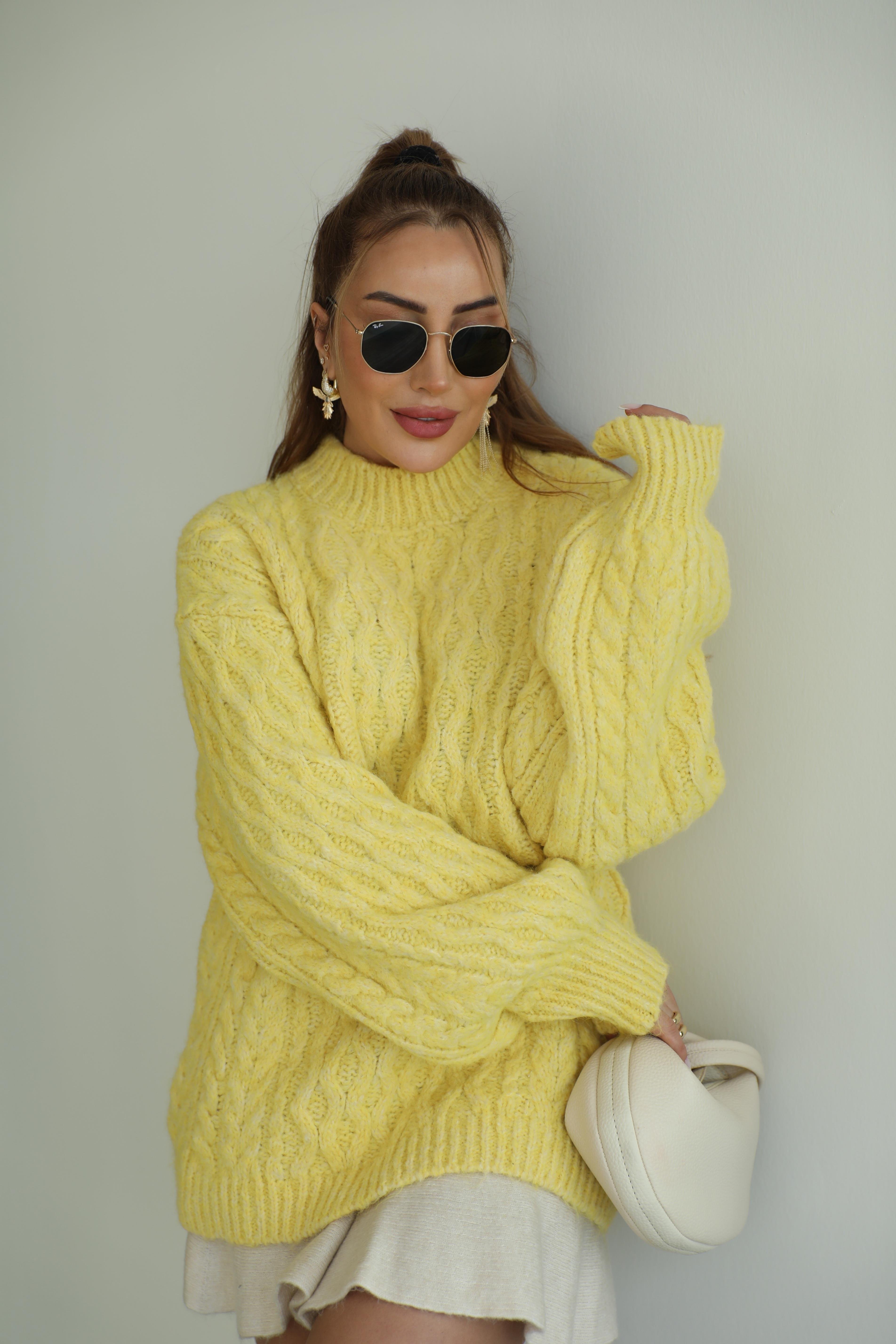 Sarı Saç Örgülü Oversize Kazak