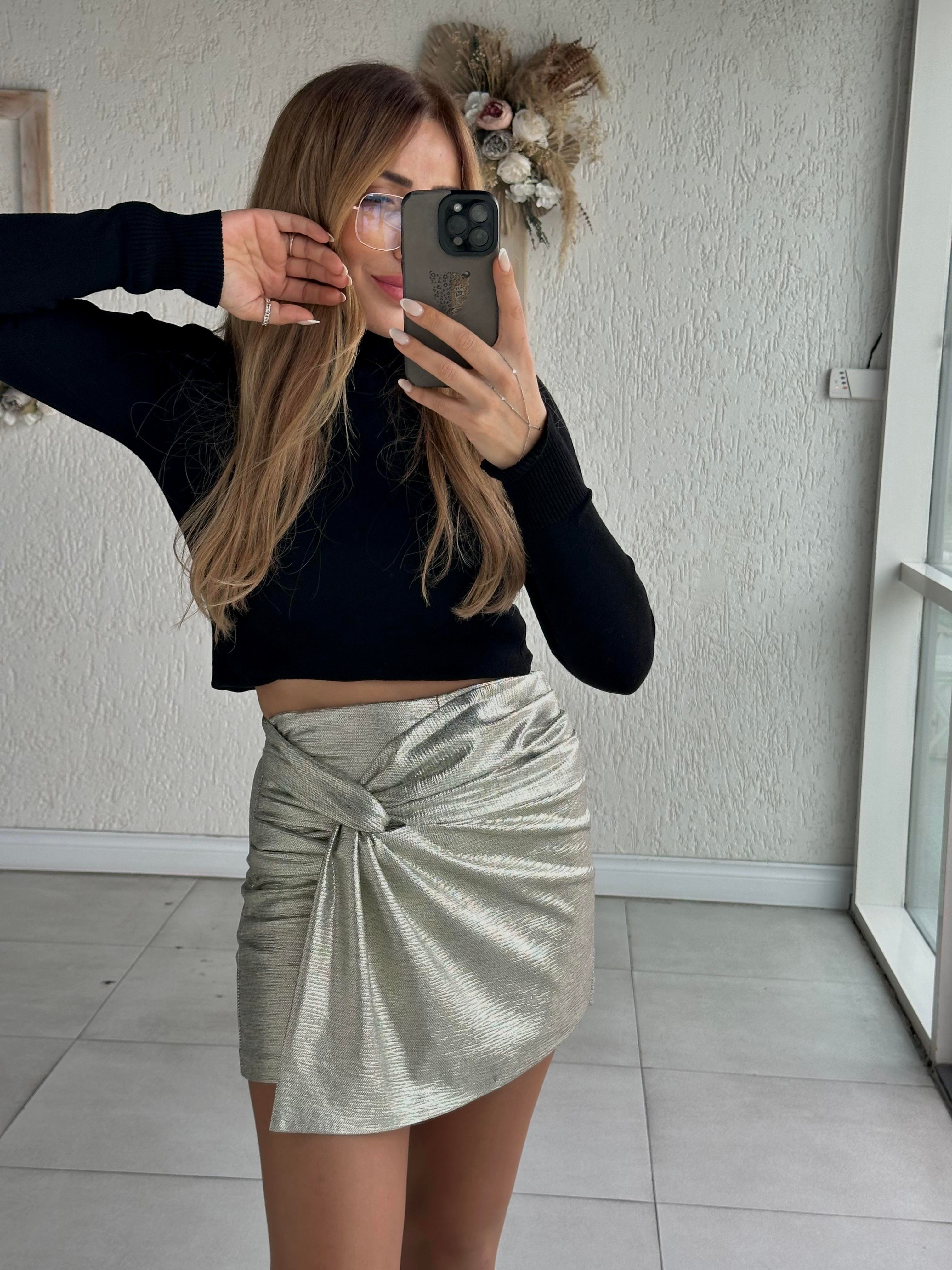 Silver Fiyonk Detaylı Şort Etek