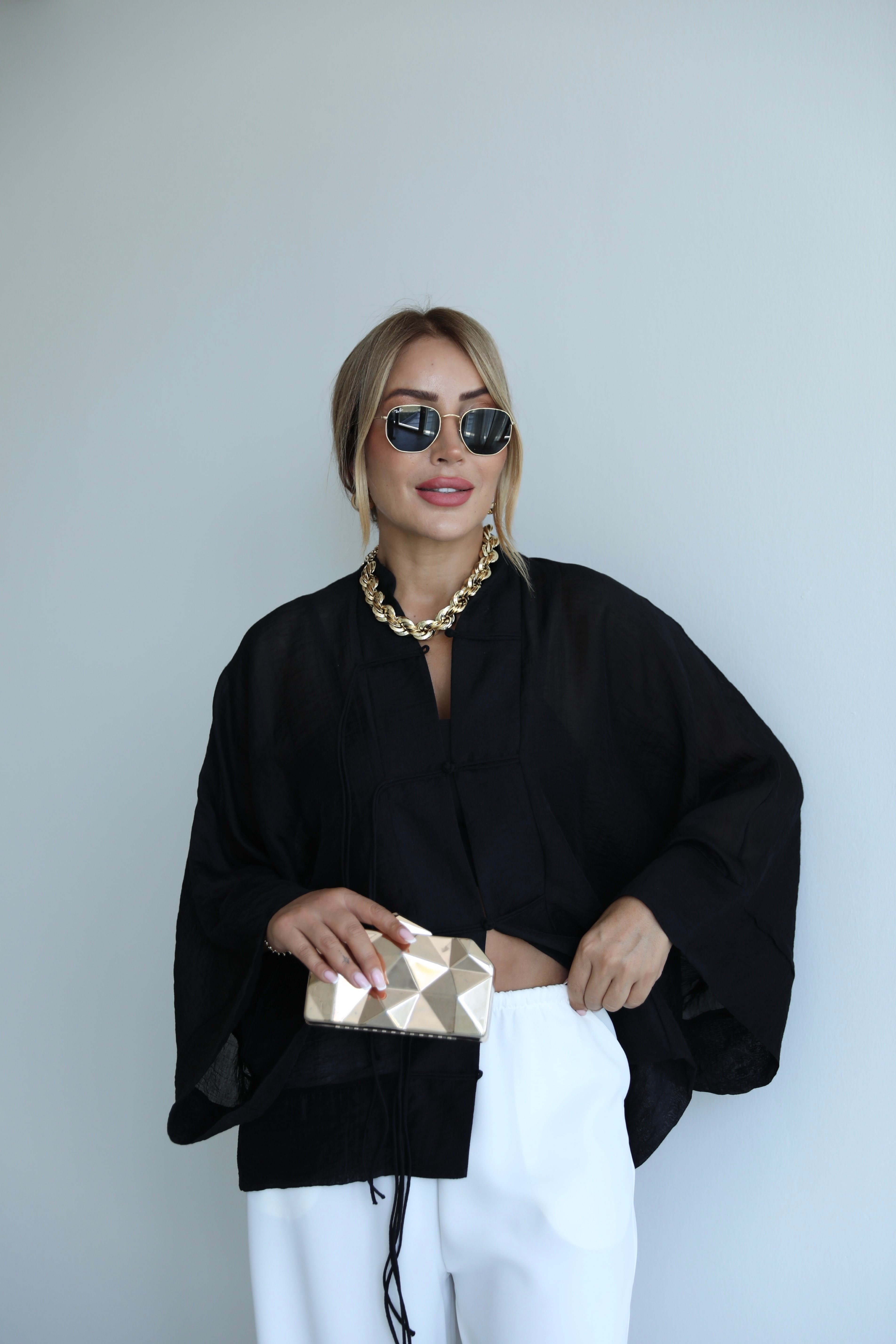 Siyah Bağlamalı Kimono Gömlek