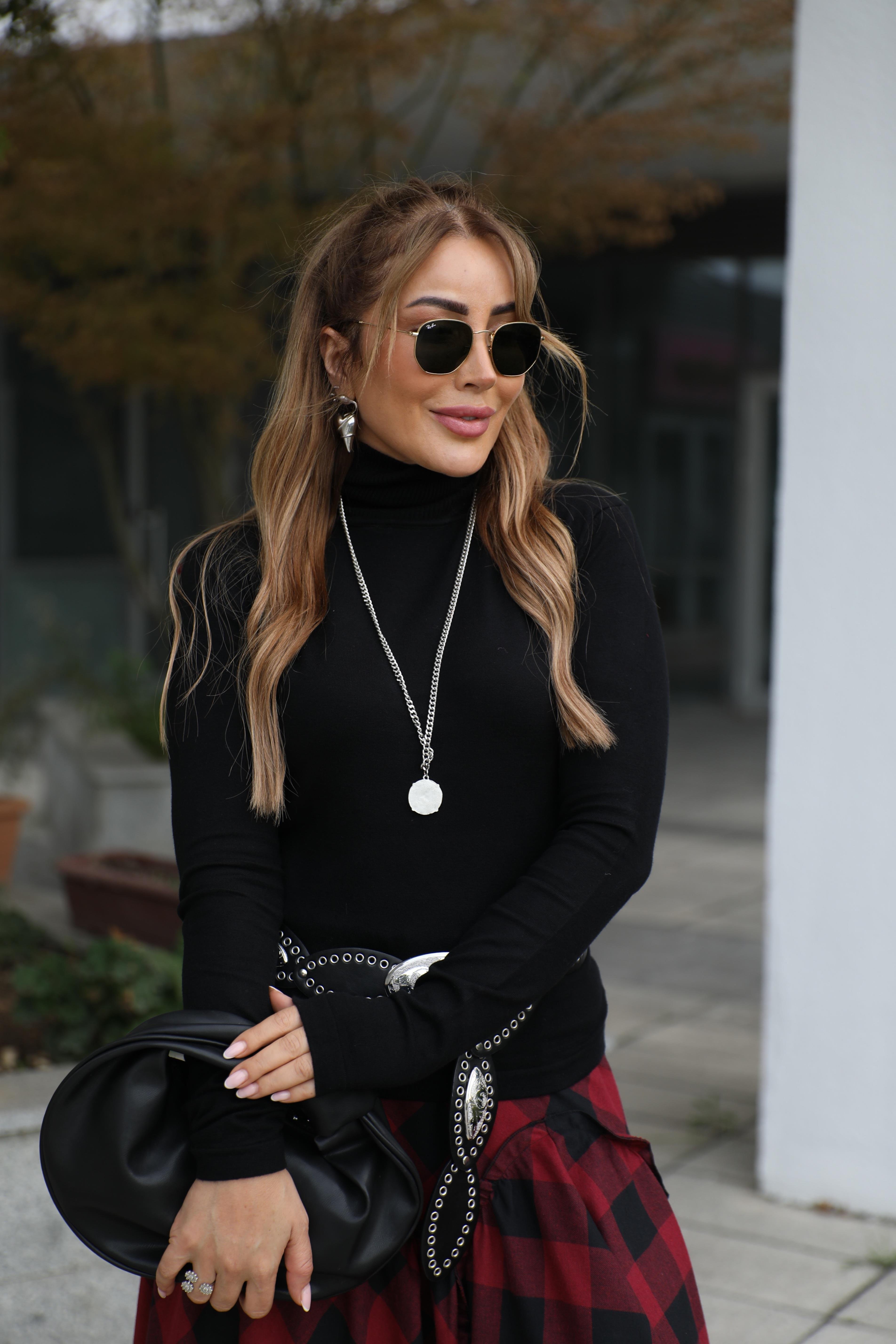 Siyah Balıkçı Triko