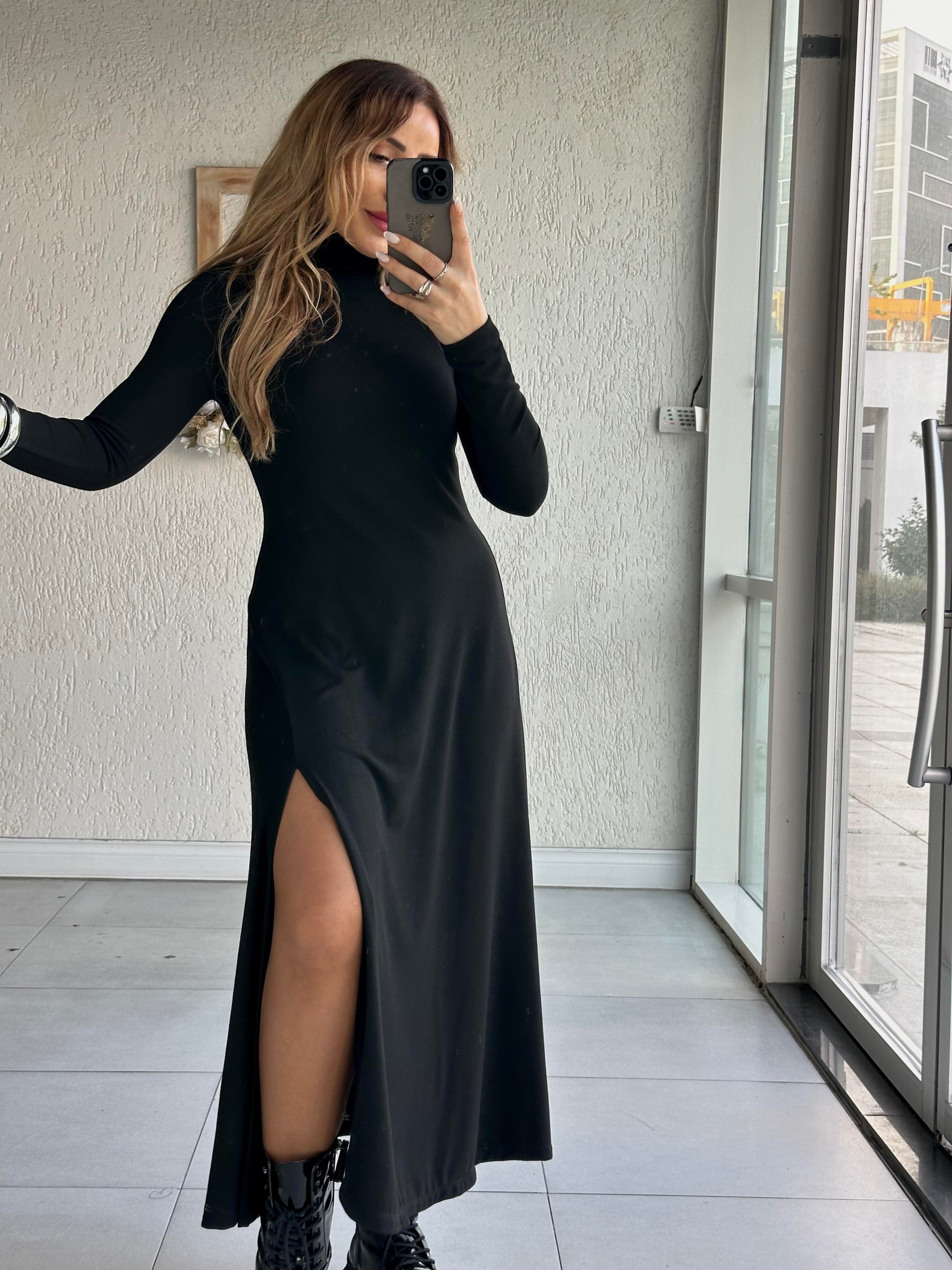 Siyah Balıkçı Yırtmaçlı Triko Elbise