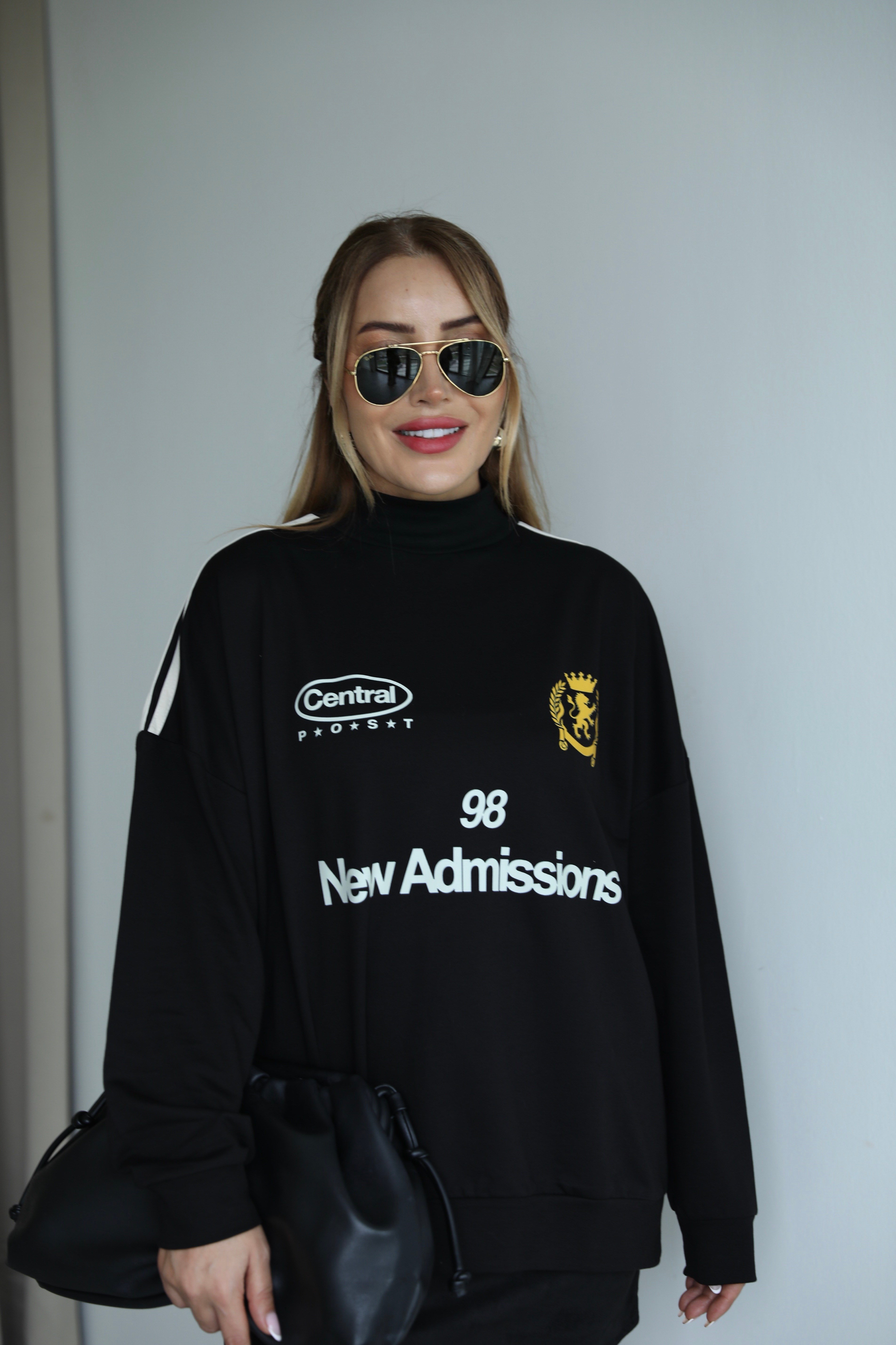 Siyah Baskılı Şerit Detaylı Sweat
