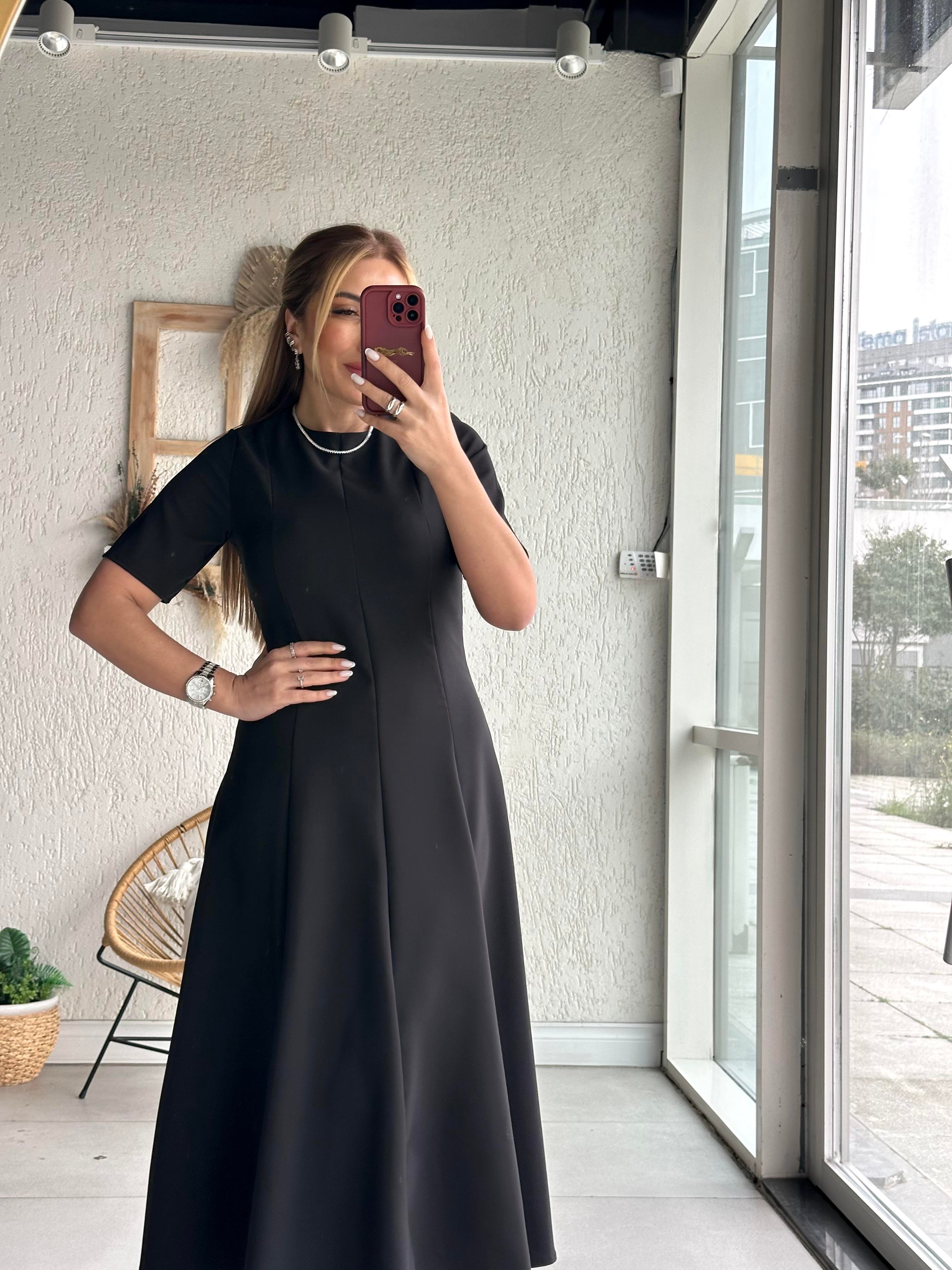 Siyah Dikiş Detaylı Çan Elbise