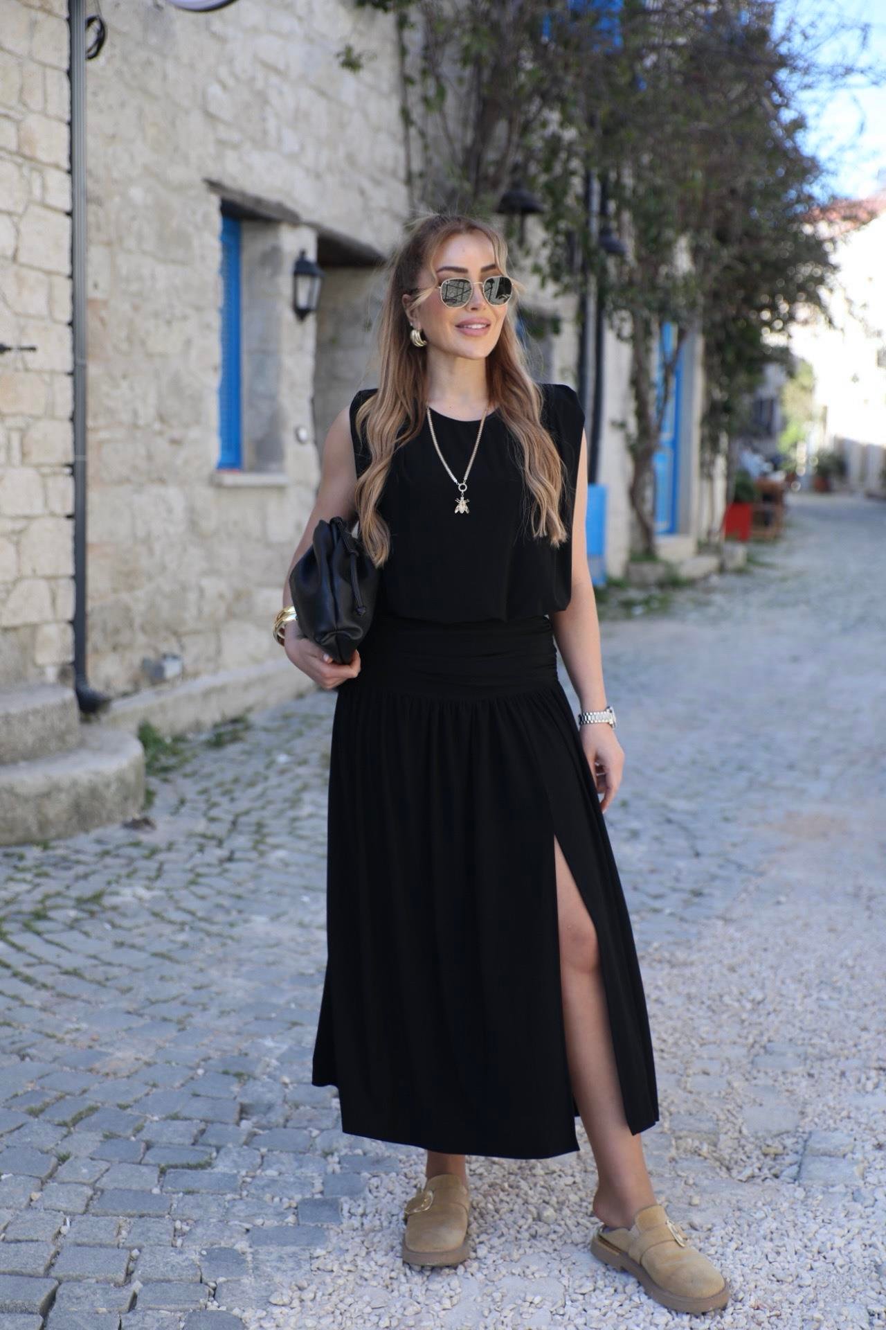 Siyah Drapeli Etek Bluz Takım 