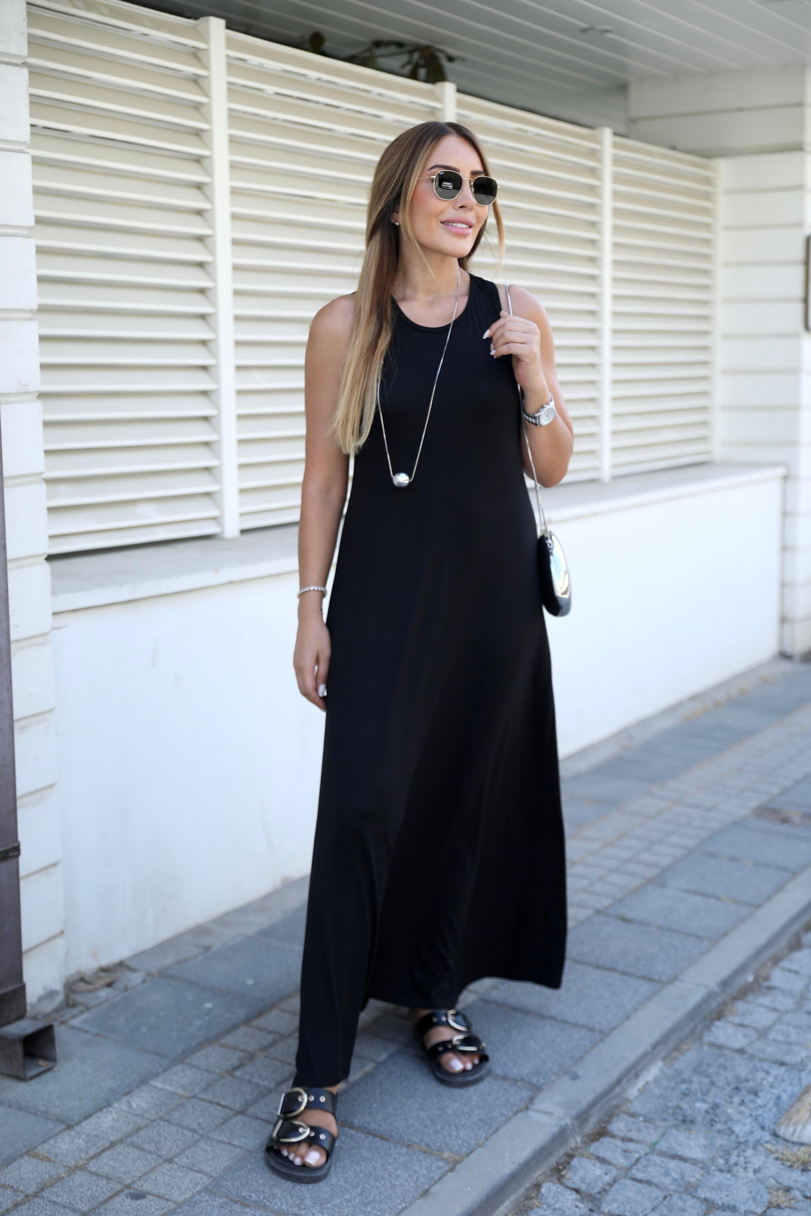 Siyah Halter Yaka Basic Elbise 