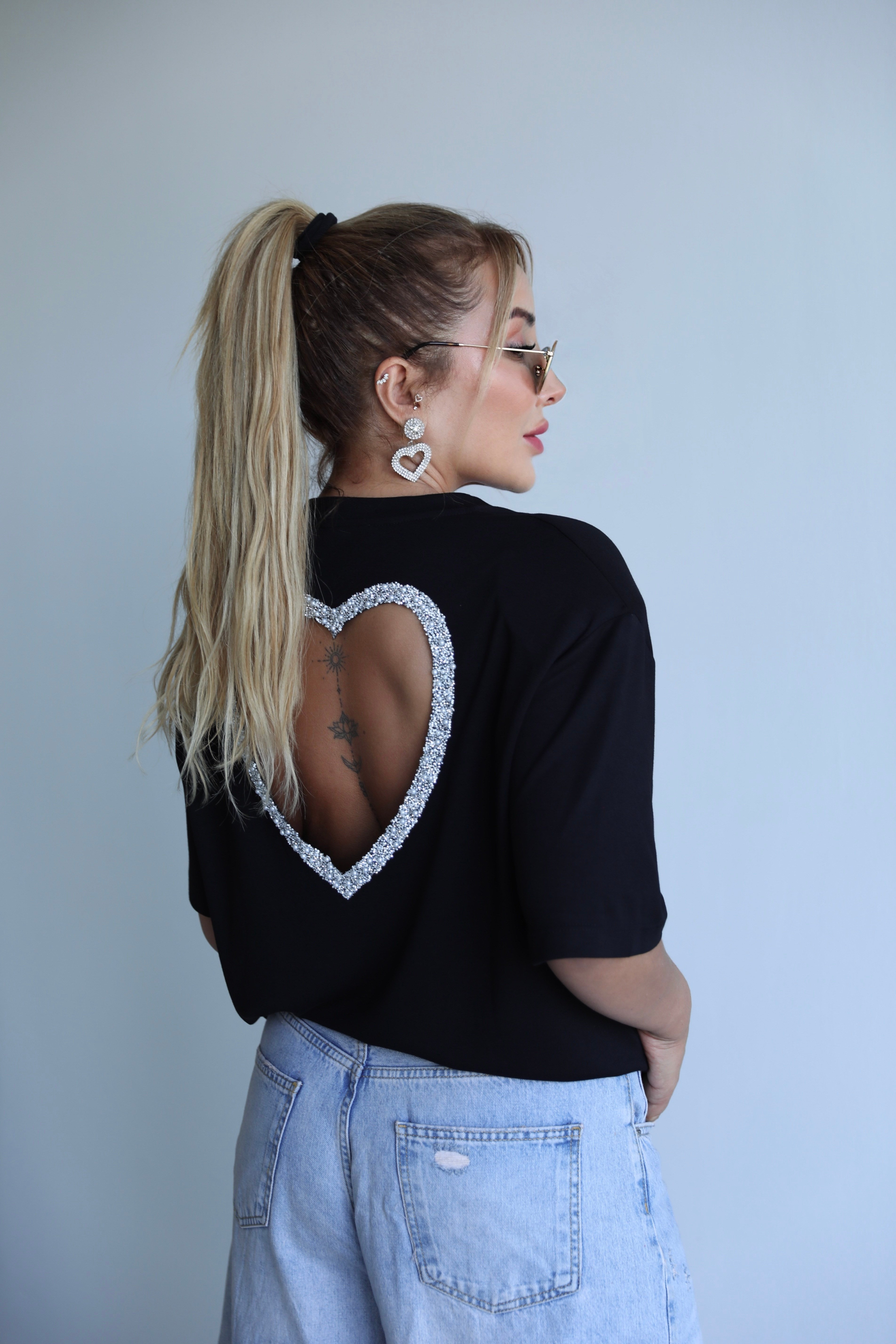 Siyah Kalpli Vatkalı T-shirt 