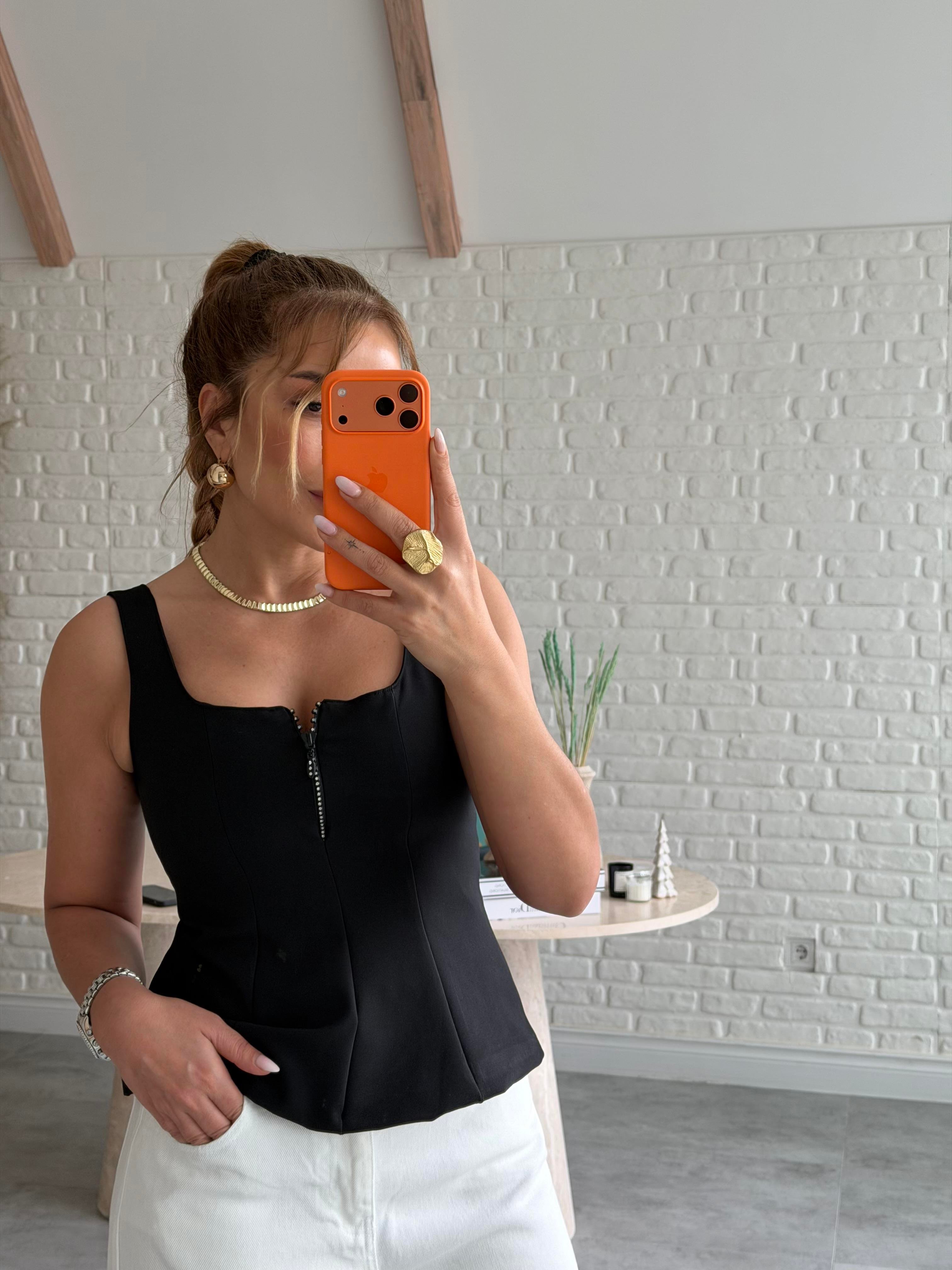 Siyah Kare Yaka Fermuarlı Bluz