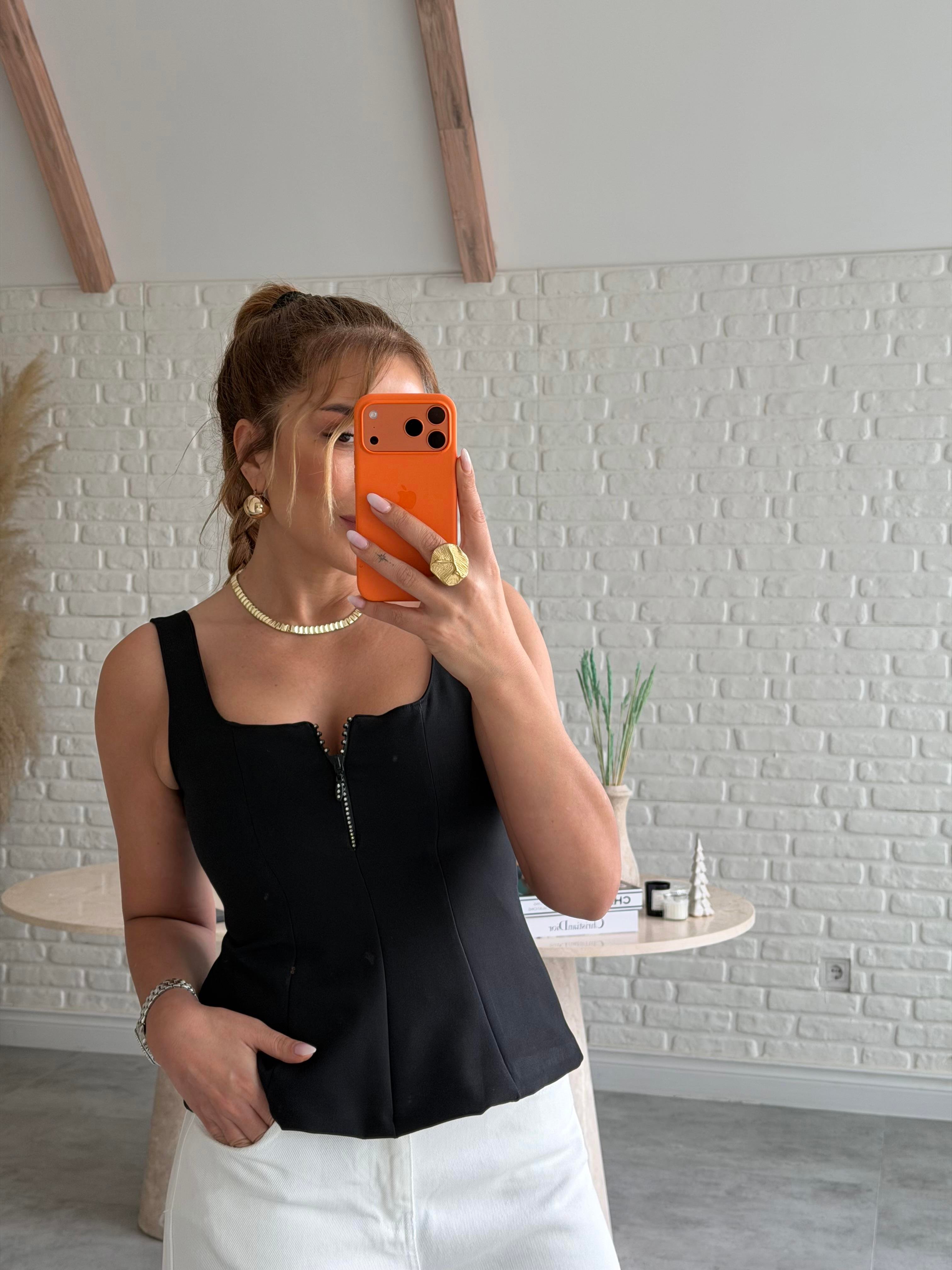 Siyah Kare Yaka Fermuarlı Bluz