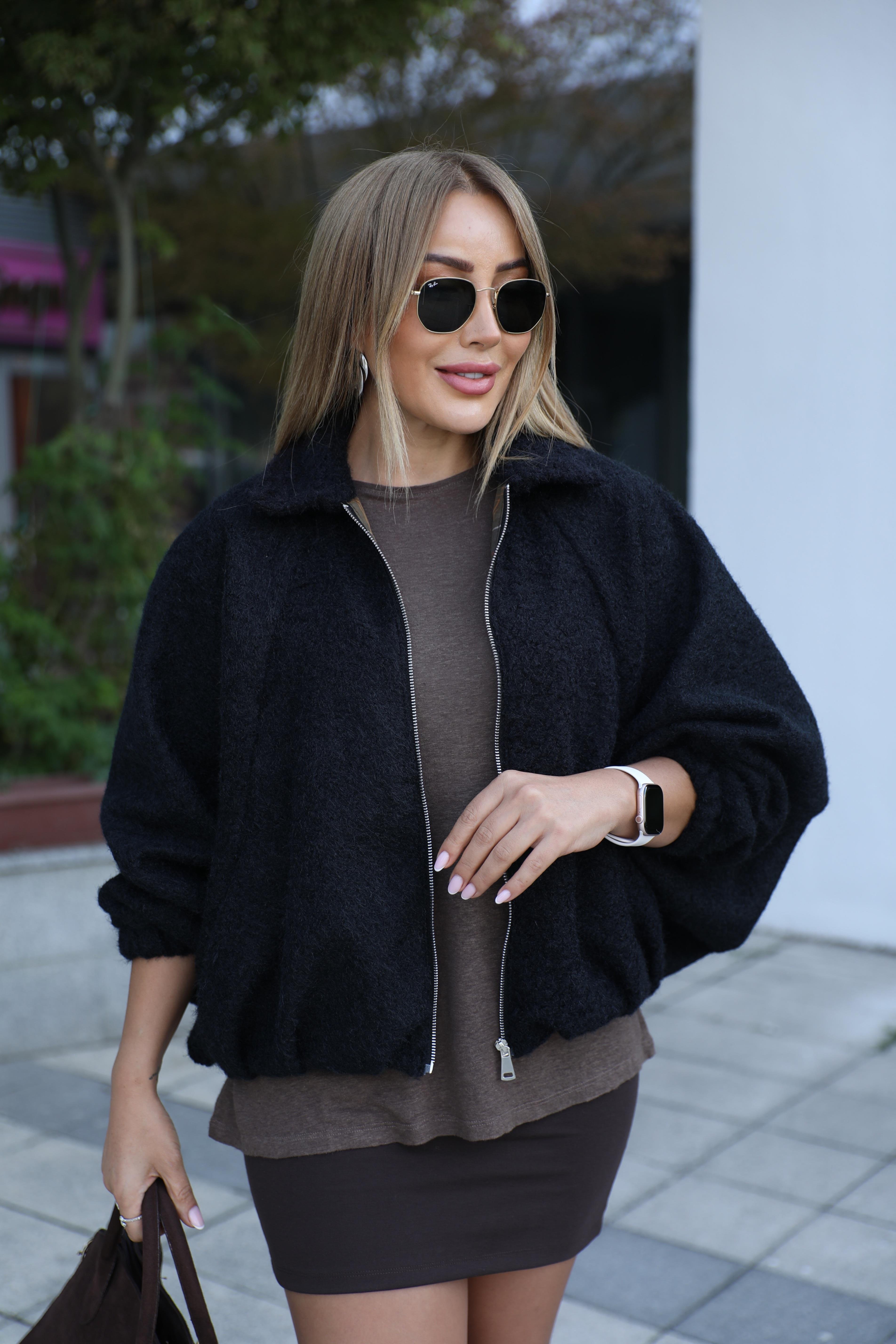 Siyah Kırçıllı Kaşe Ceket