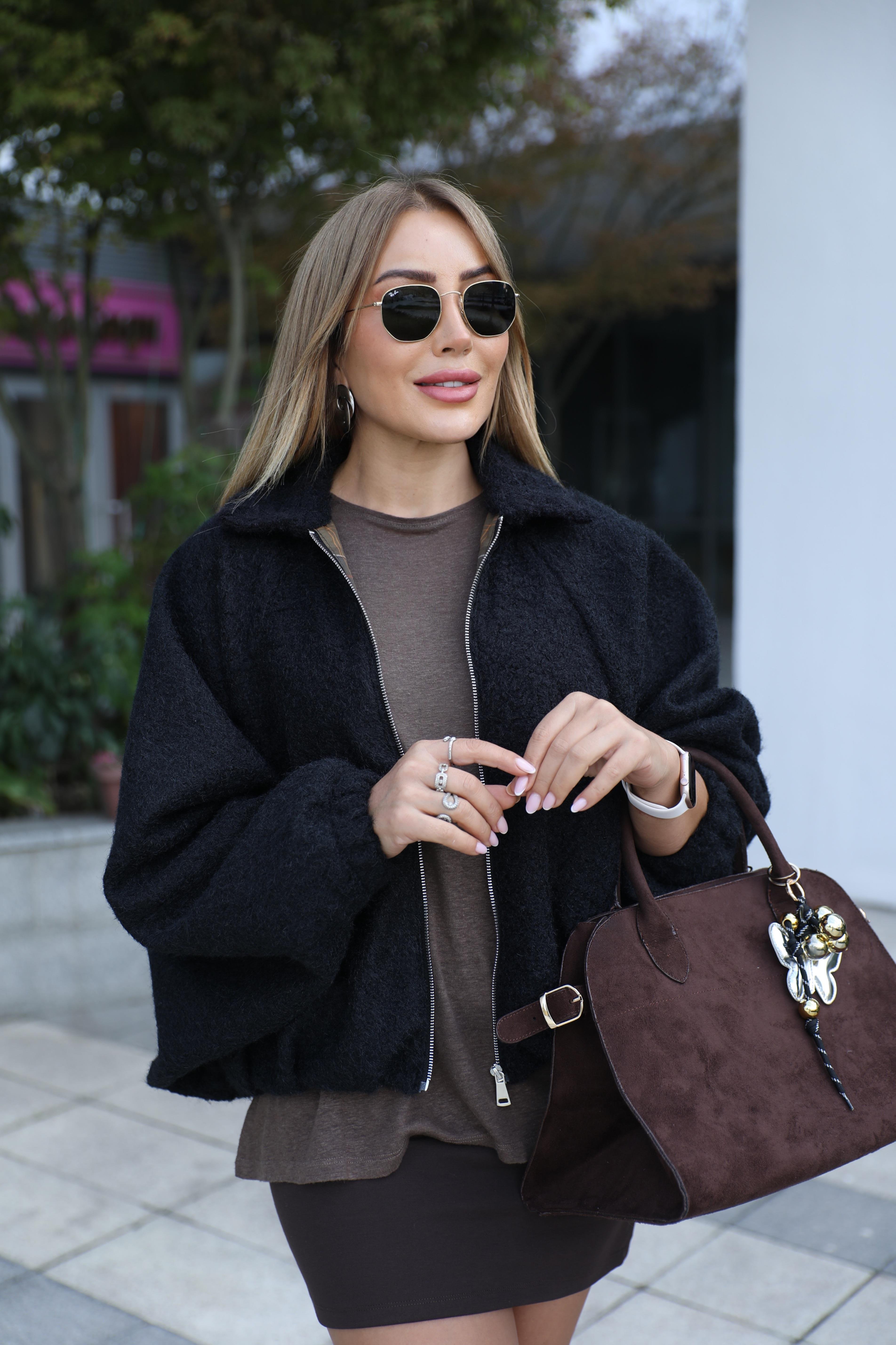 Siyah Kırçıllı Kaşe Ceket