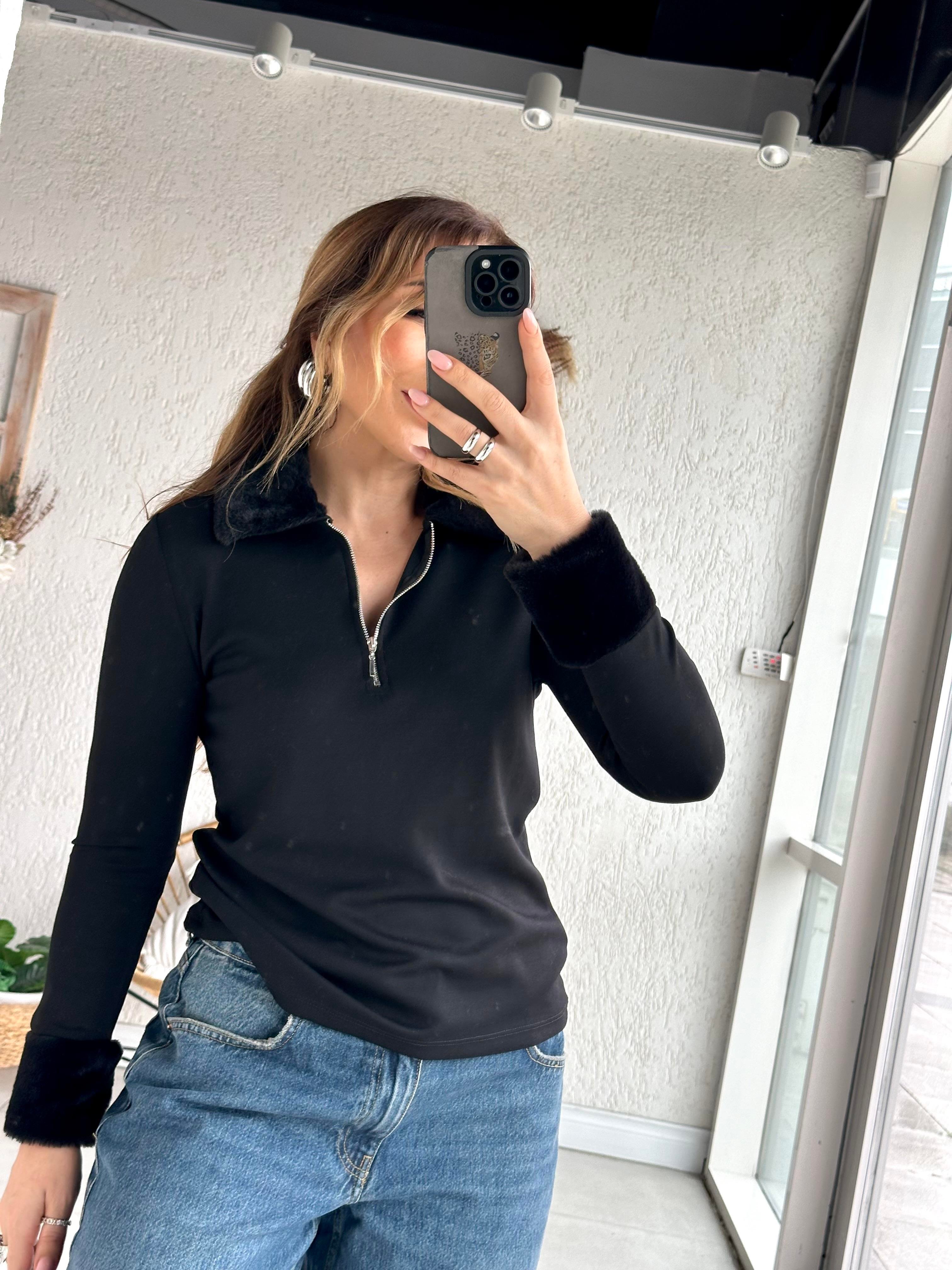 Siyah  Kürk Detaylı Bluz