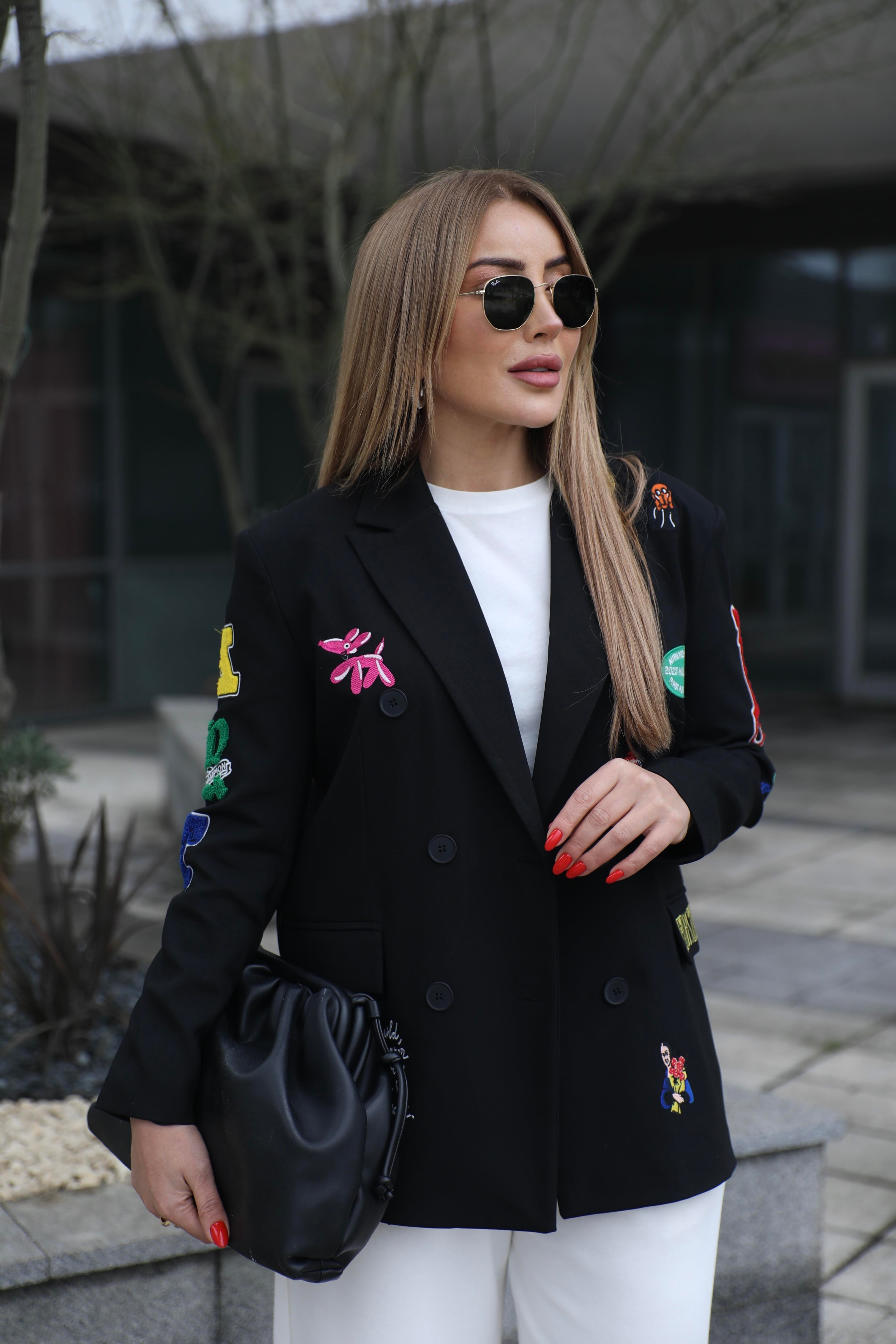 Siyah Nakışlı Blazer Ceket