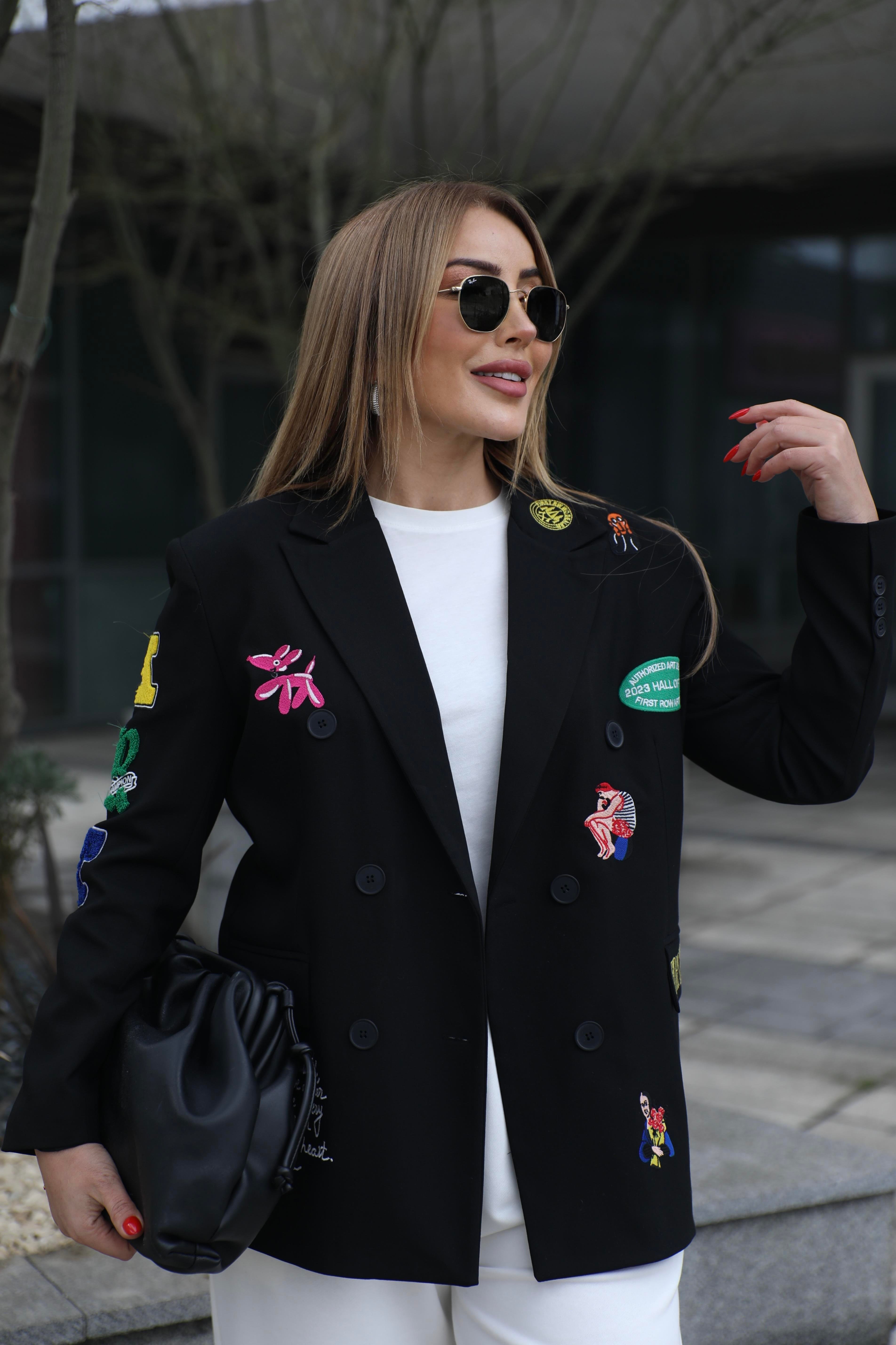 Siyah Nakışlı Blazer Ceket