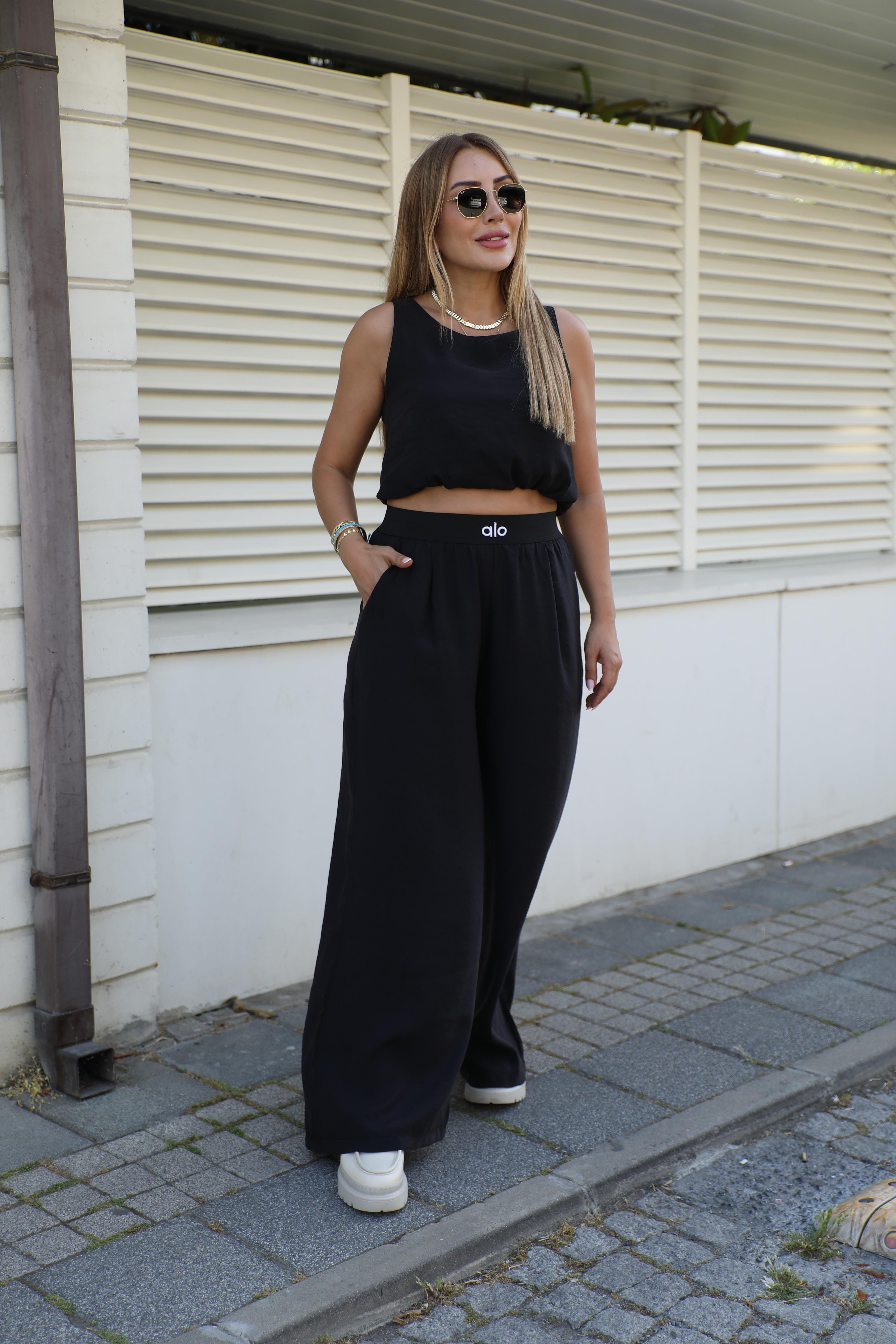 Siyah Nakışlı Pantolon 