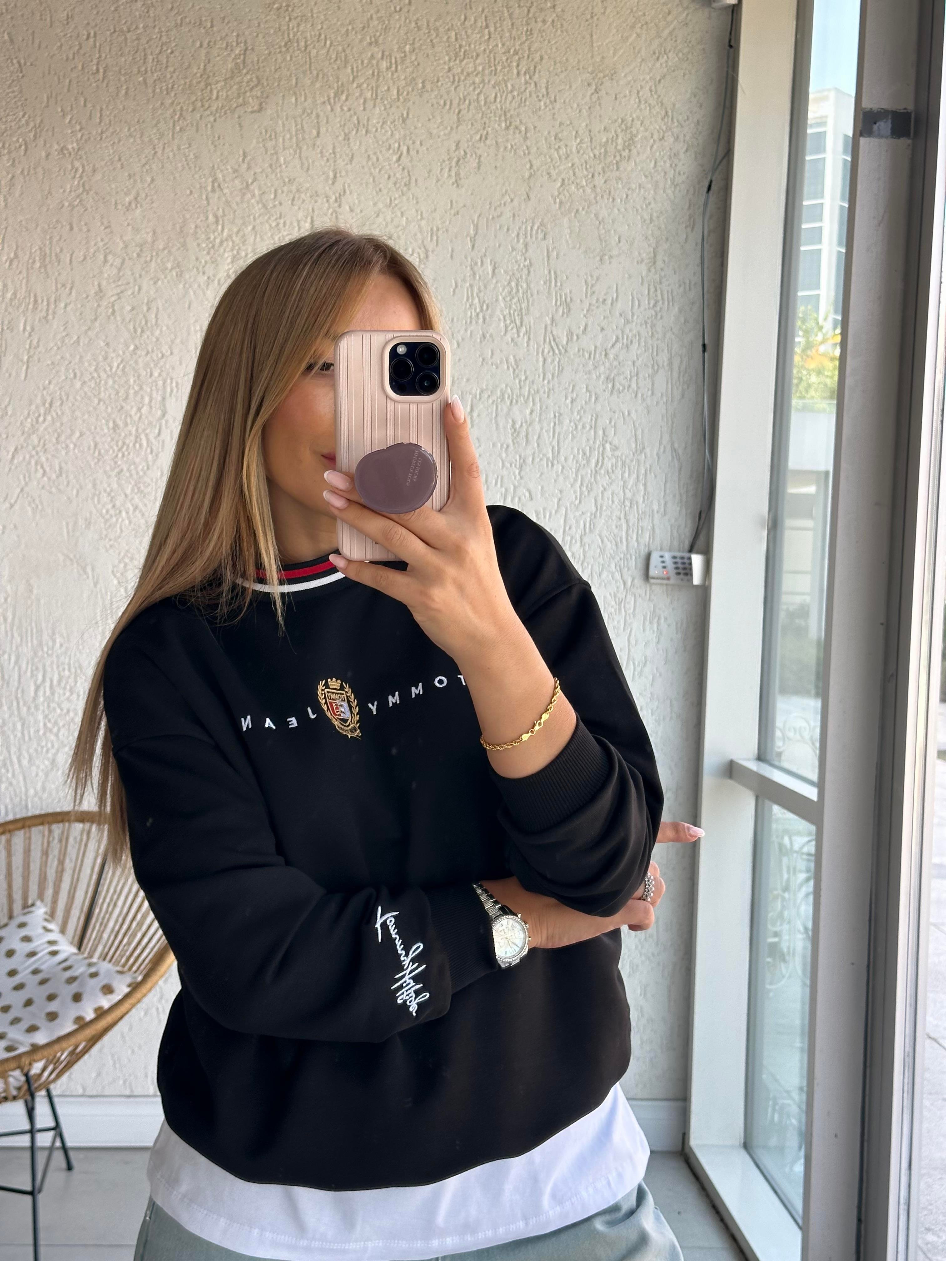 Siyah Nakışlı Sweatshirt