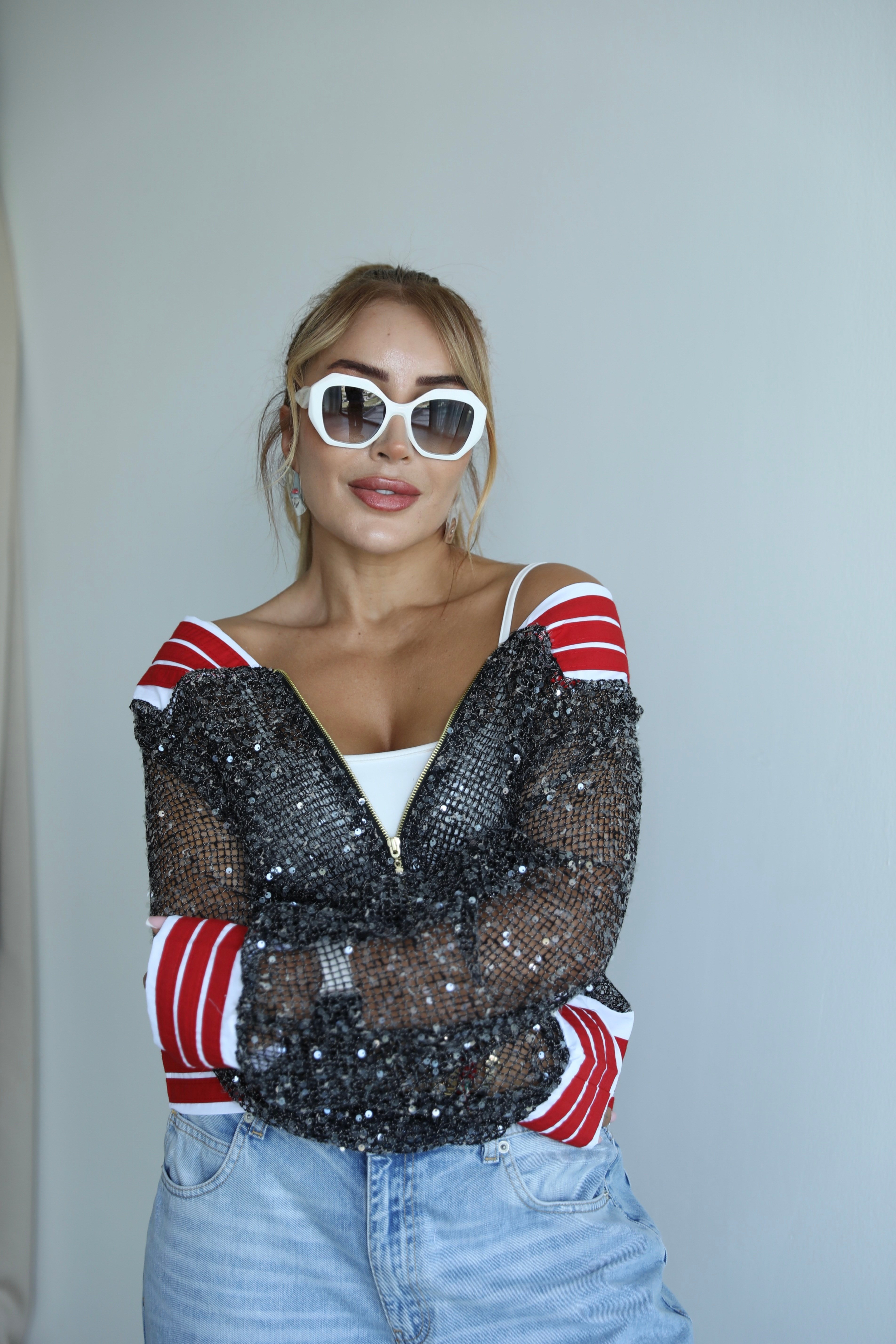 Siyah Pullu Ribana Detaylı Tasarım Hırka