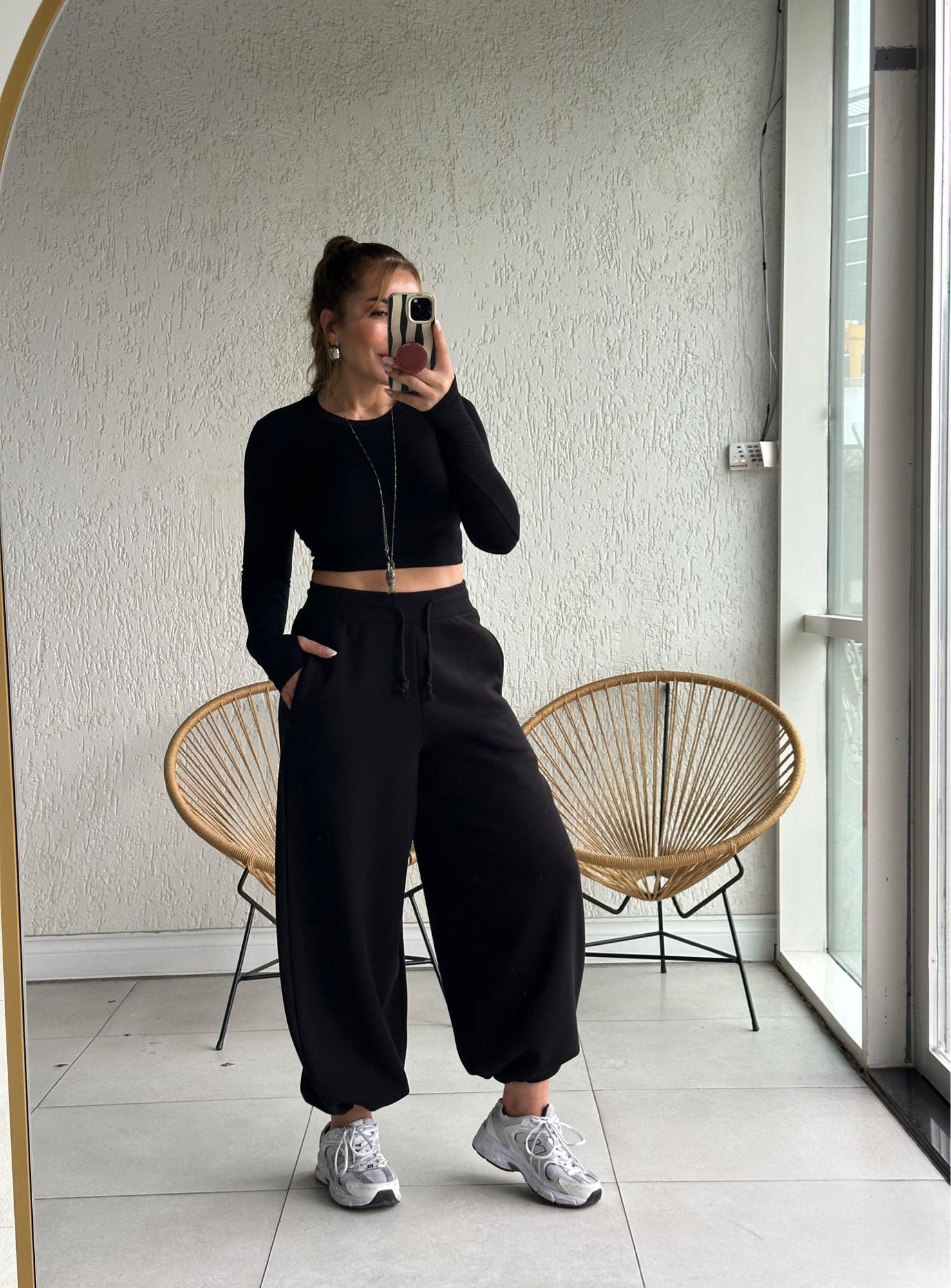 Siyah Salaş Paça Detay Eşofman 