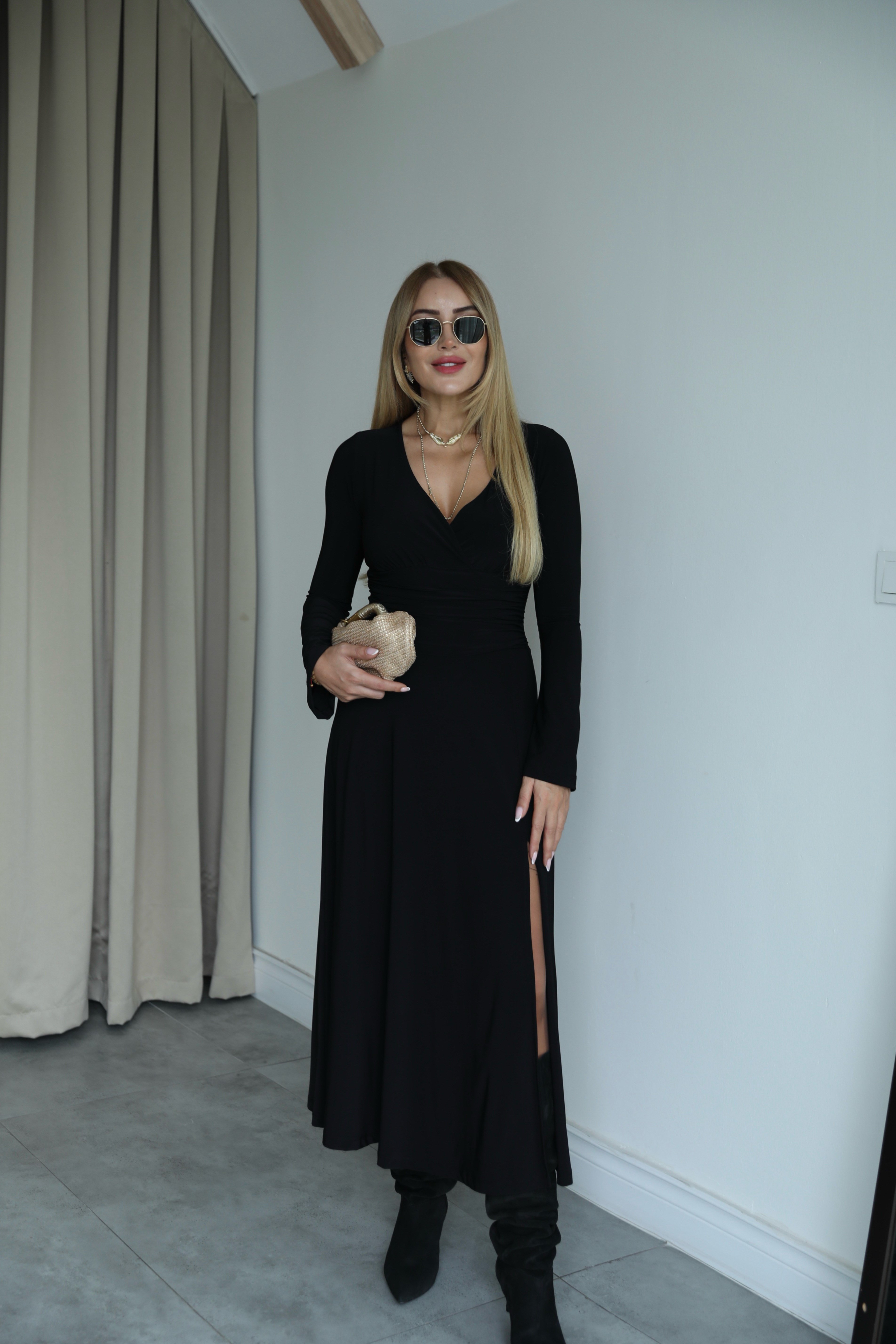 Siyah Sandy Uzun Drapeli Elbise