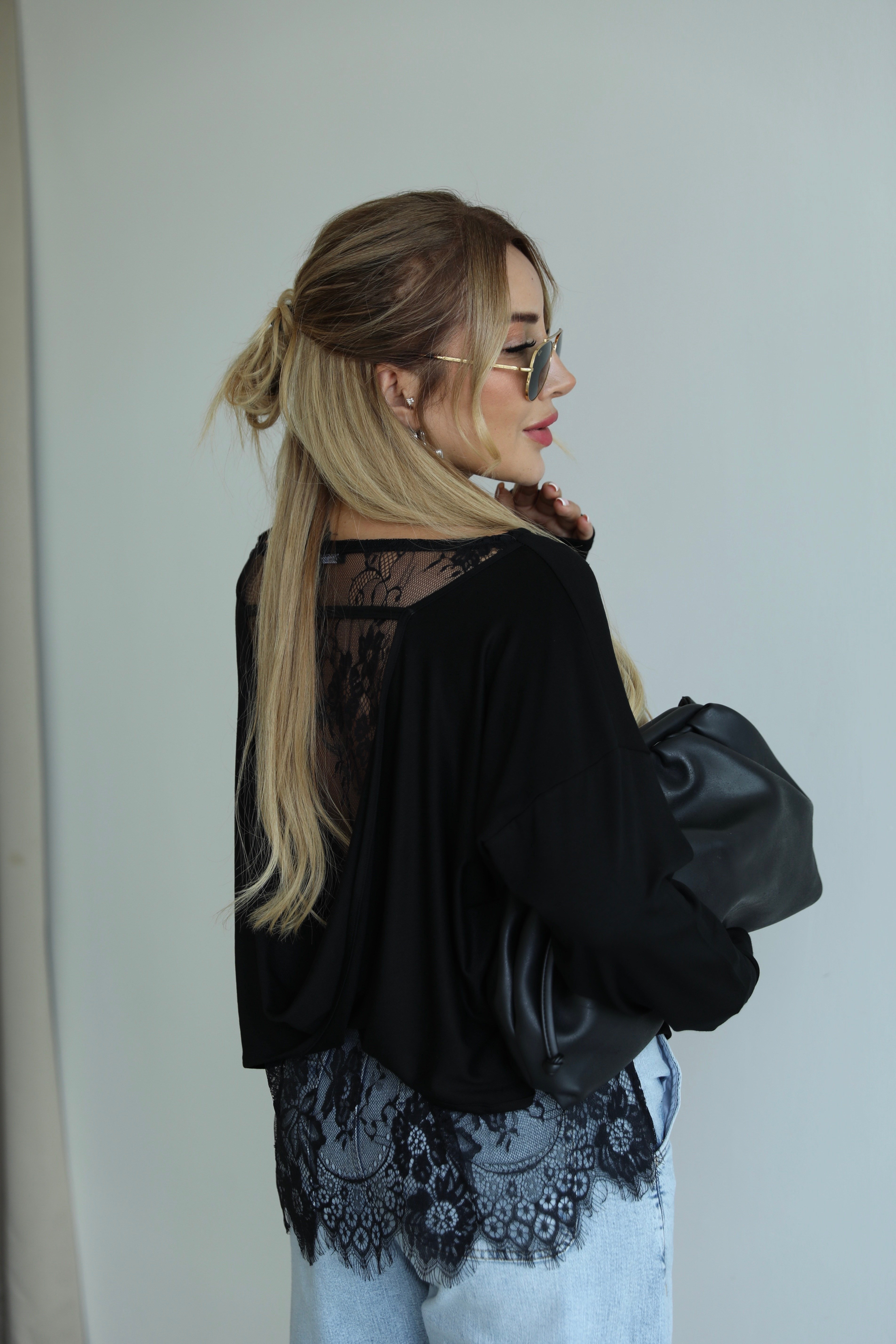 Siyah Sırt Dantelli Oversize Triko Bluz