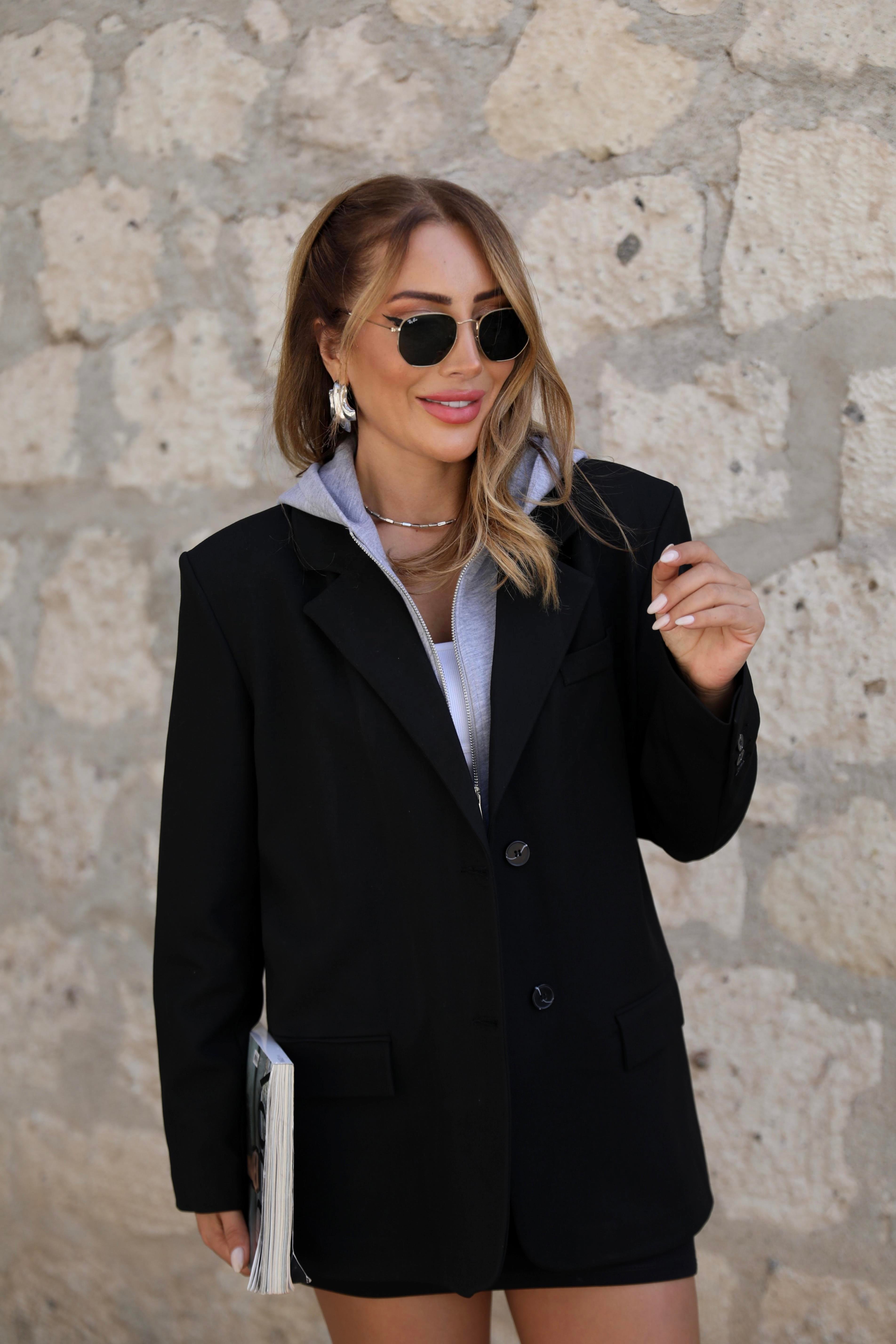 Siyah Sweat Detaylı Blazer Ceket