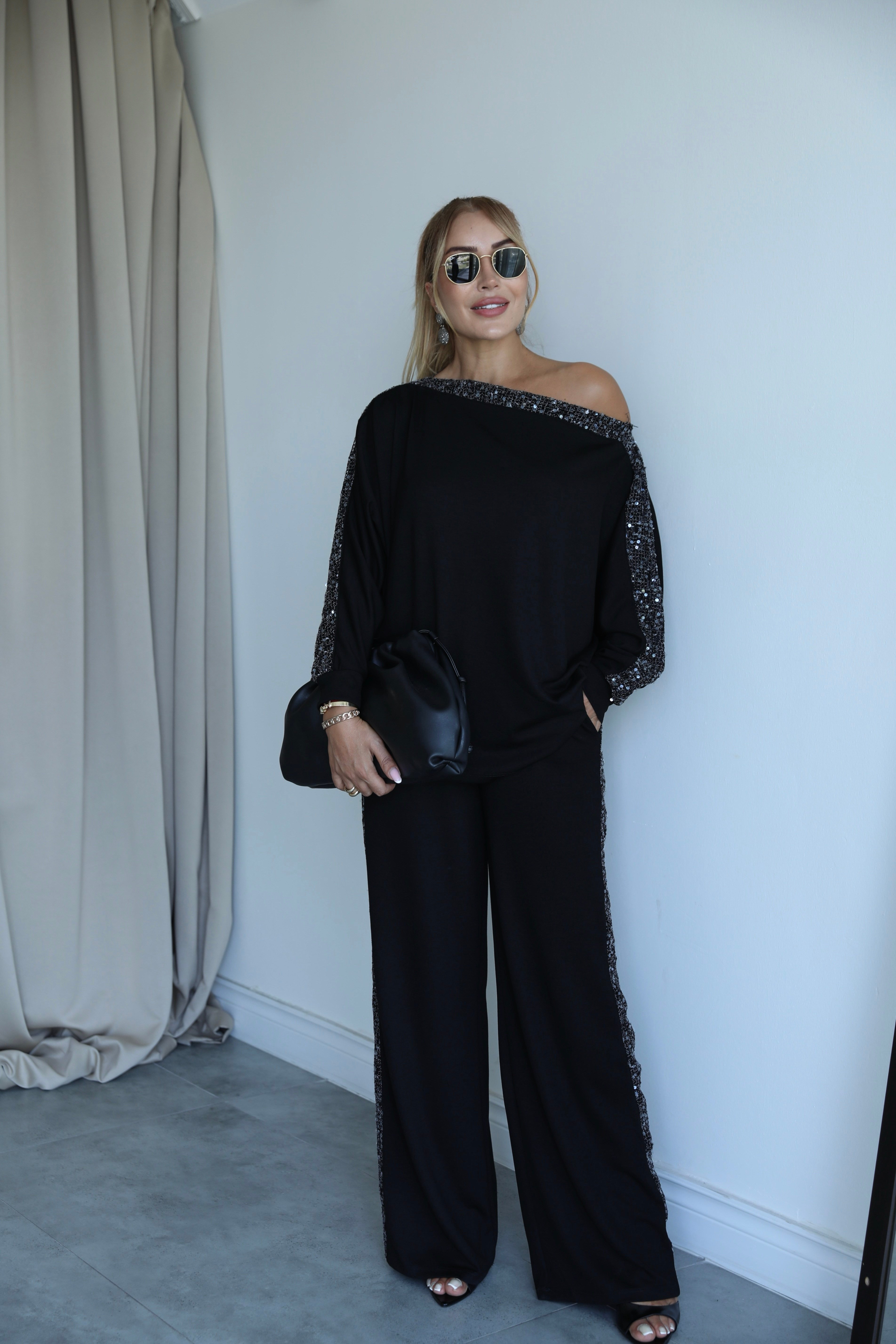 Siyah Taş Fileli Düşük Omuz Takım 