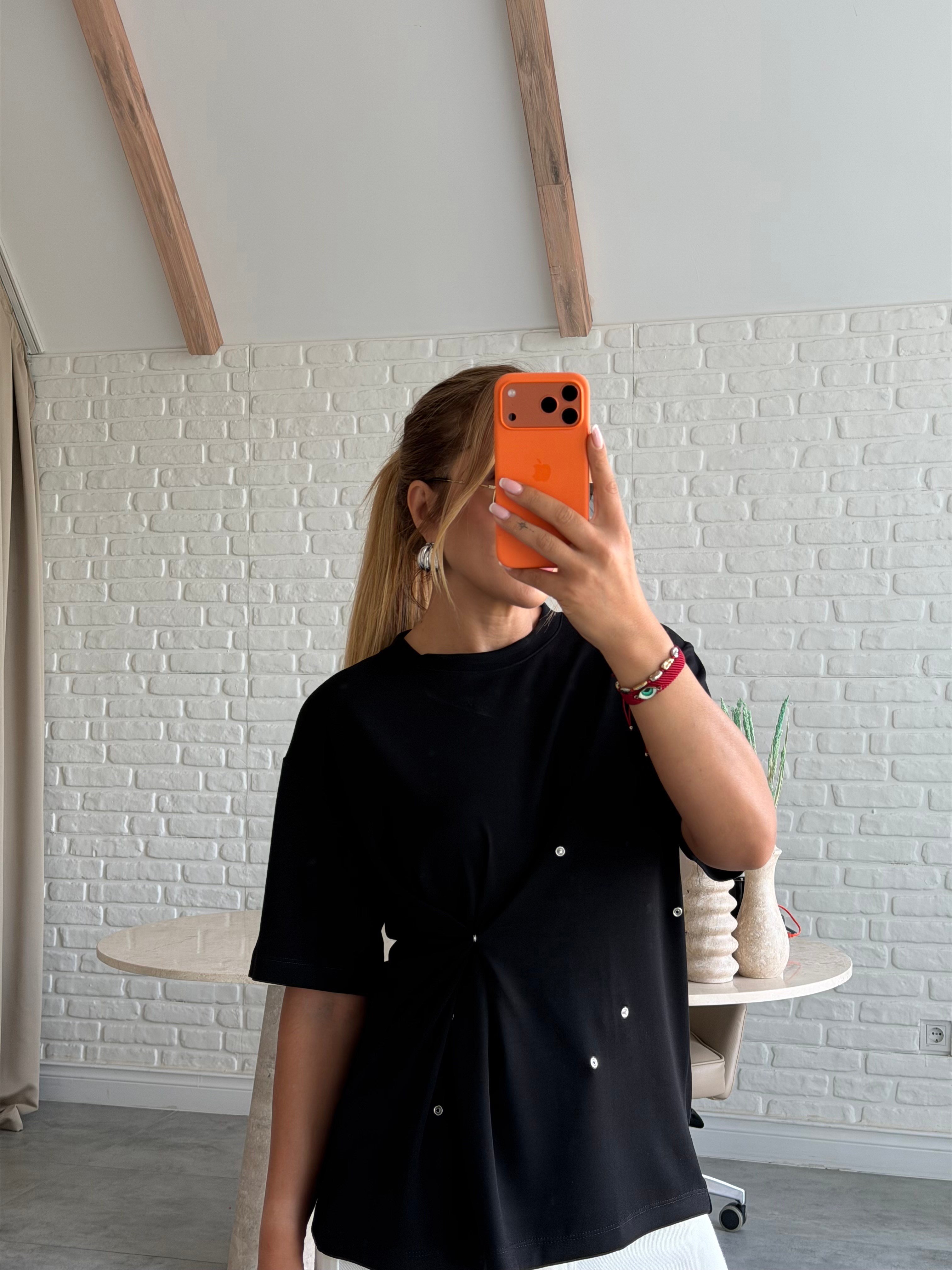 Siyah Tasarım Çıtçıt Detaylı T-shirt 