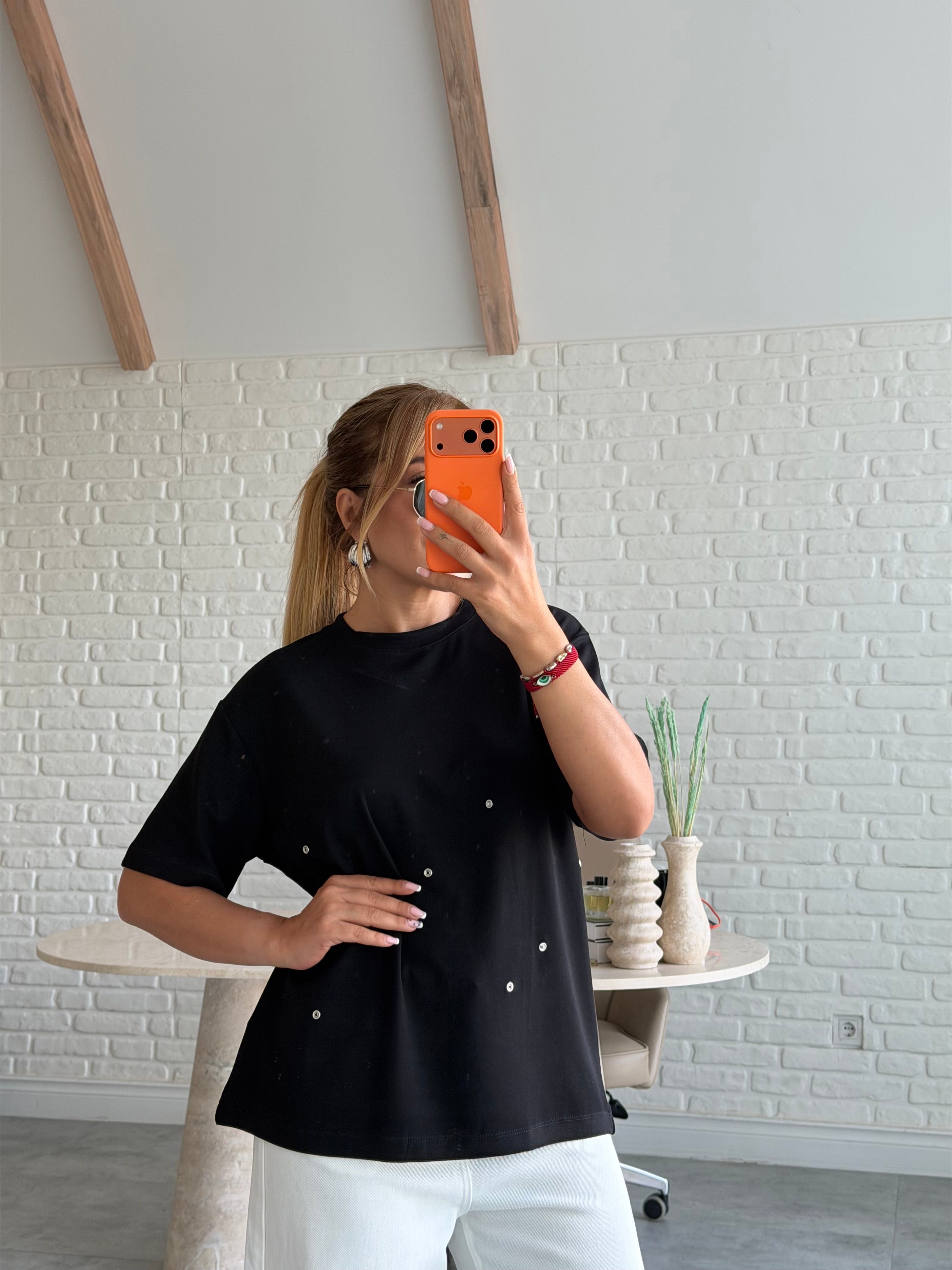 Siyah Tasarım Çıtçıt Detaylı T-shirt 