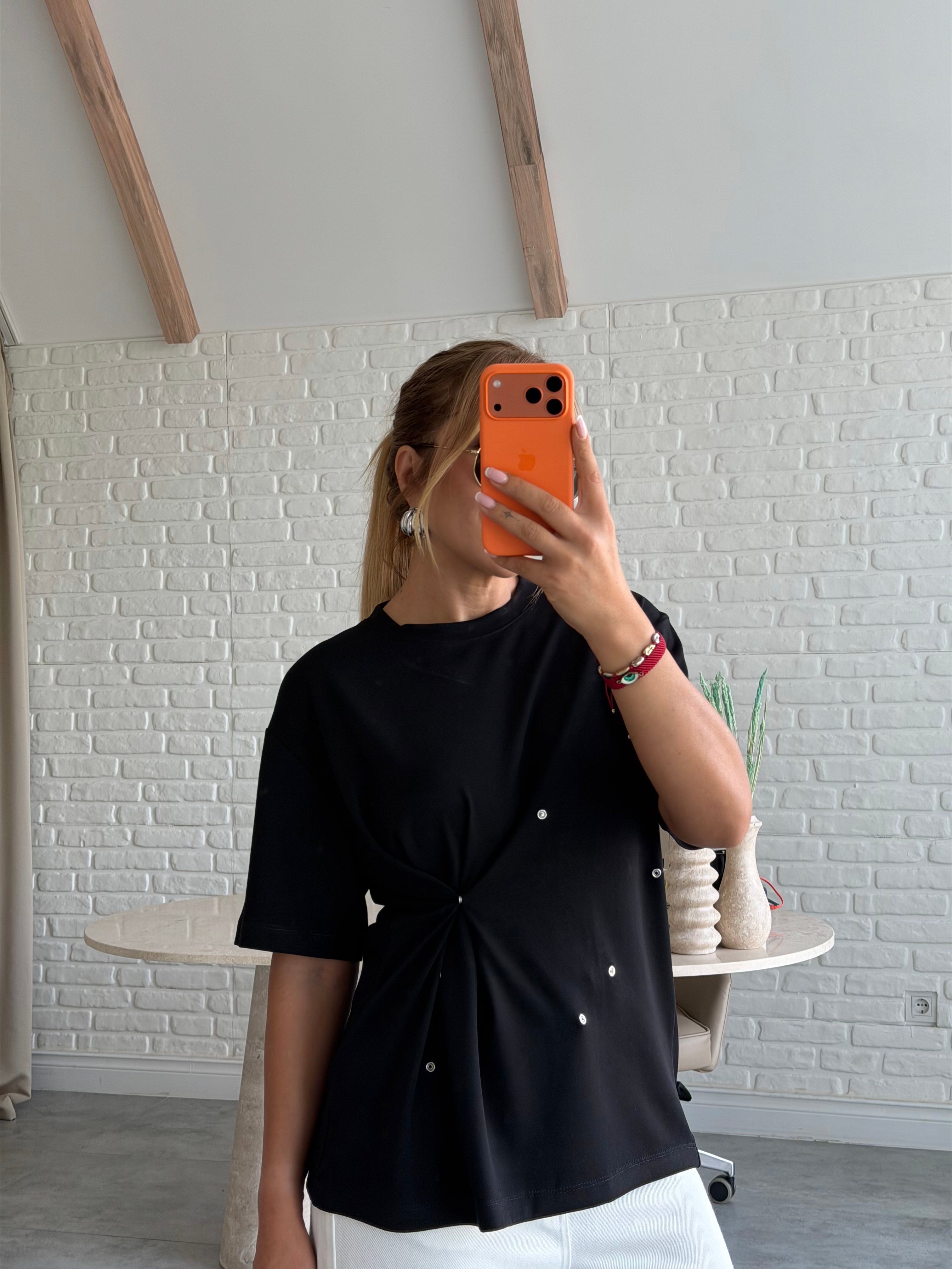 Siyah Tasarım Çıtçıt Detaylı T-shirt 
