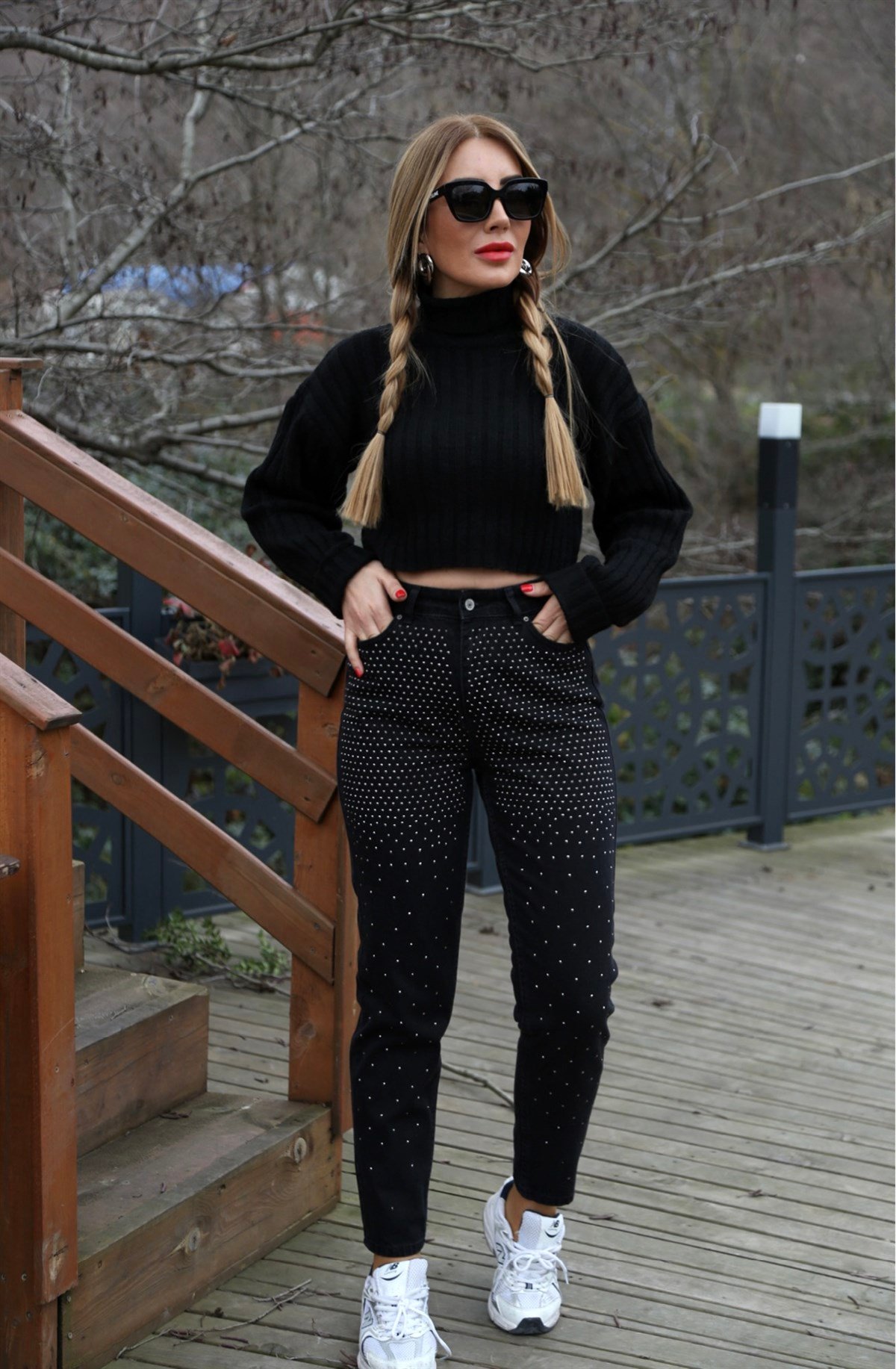 Siyah Taşlı Mom Jean