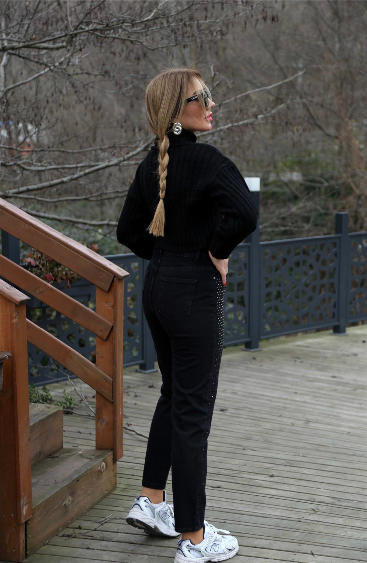 Siyah Taşlı Mom Jean