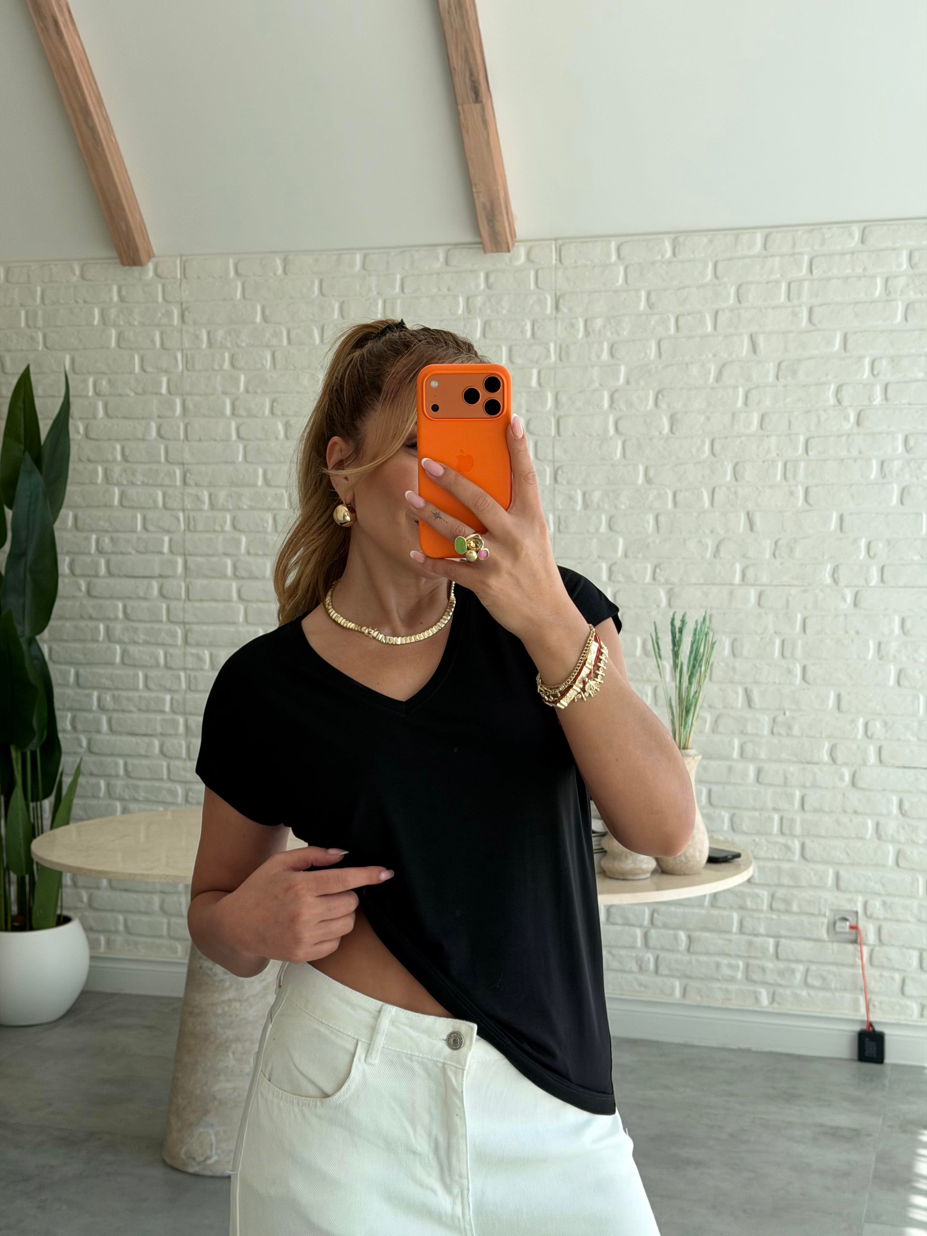 Siyah V Yaka Basic T-shirt