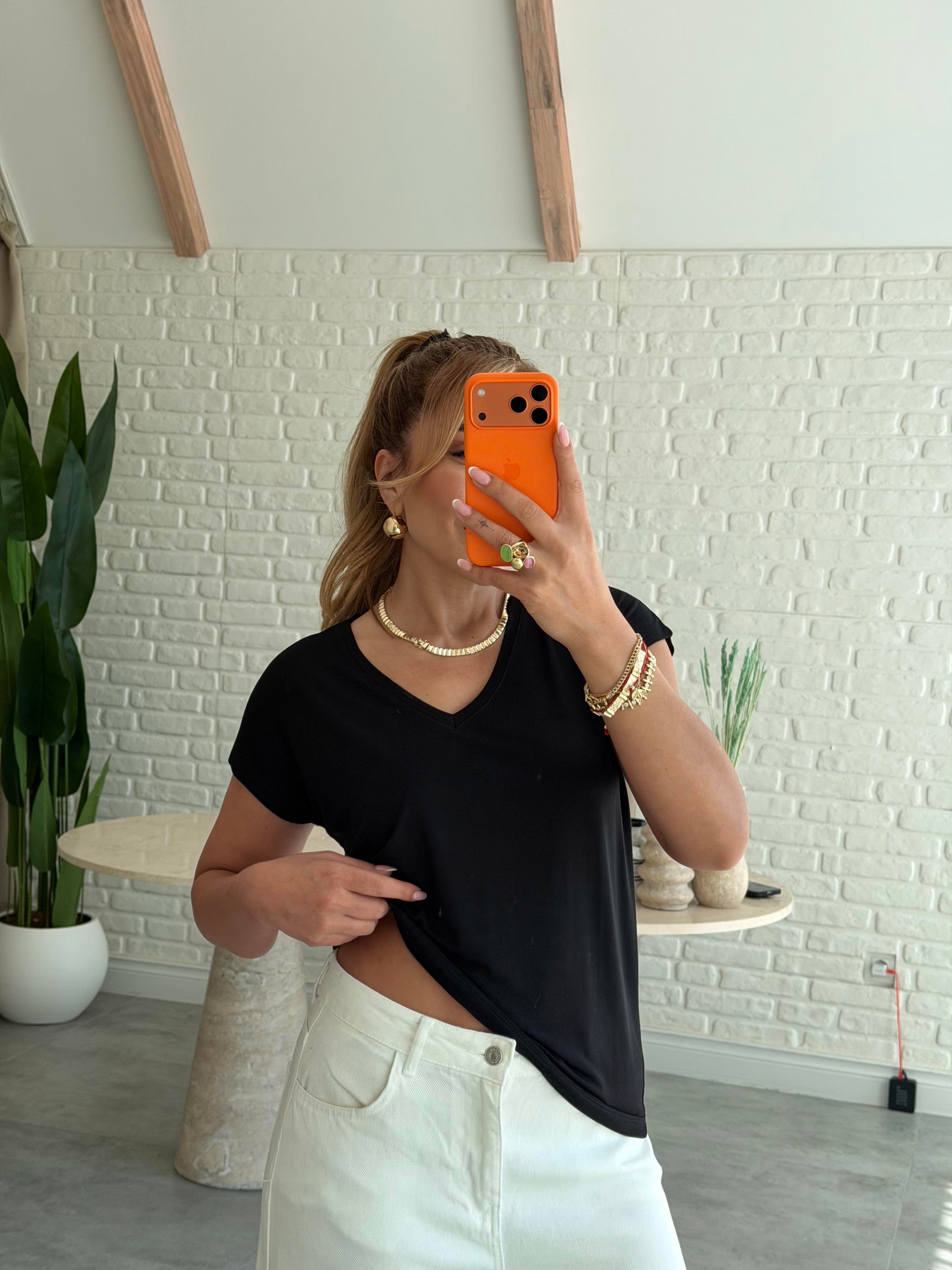 Siyah V Yaka Basic T-shirt