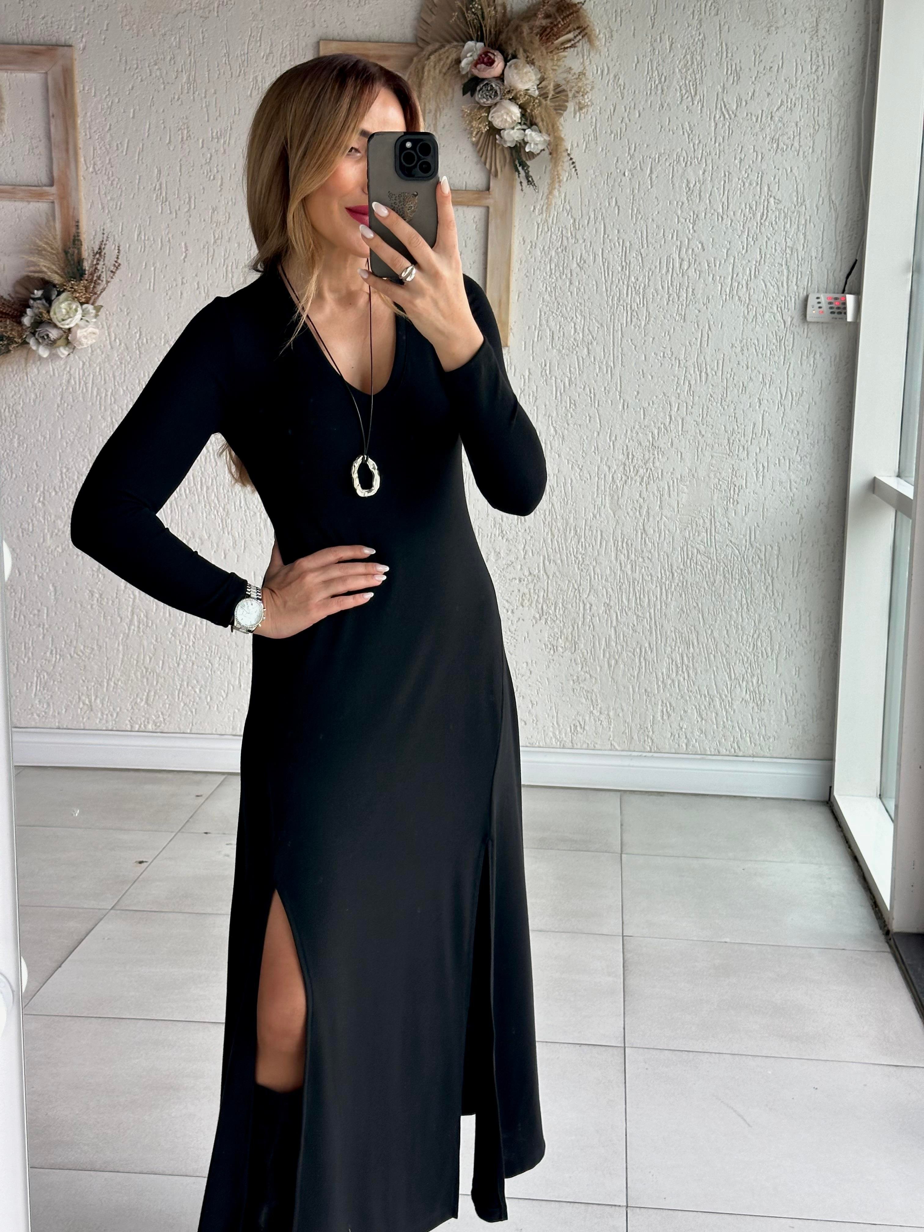 Siyah V Yaka Çift Yırtmaçlı Triko Elbise