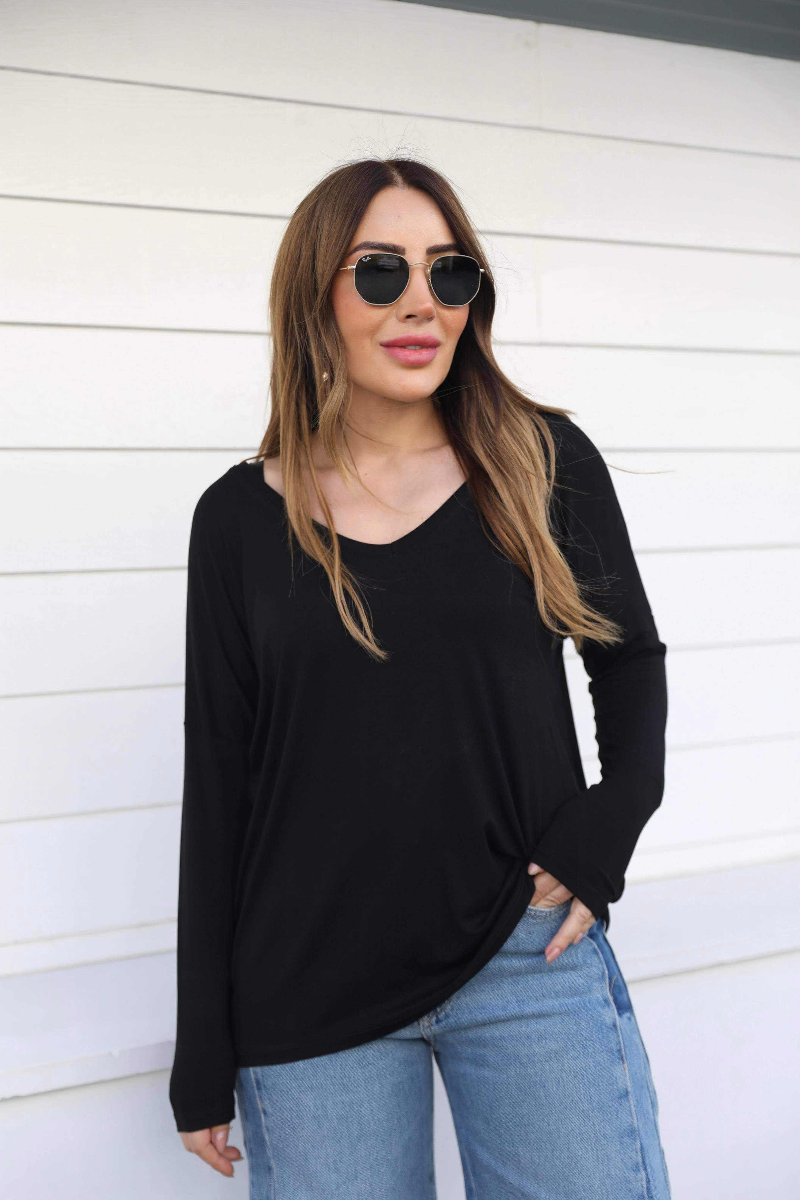 Siyah V Yaka Salaş Basic T-shirt