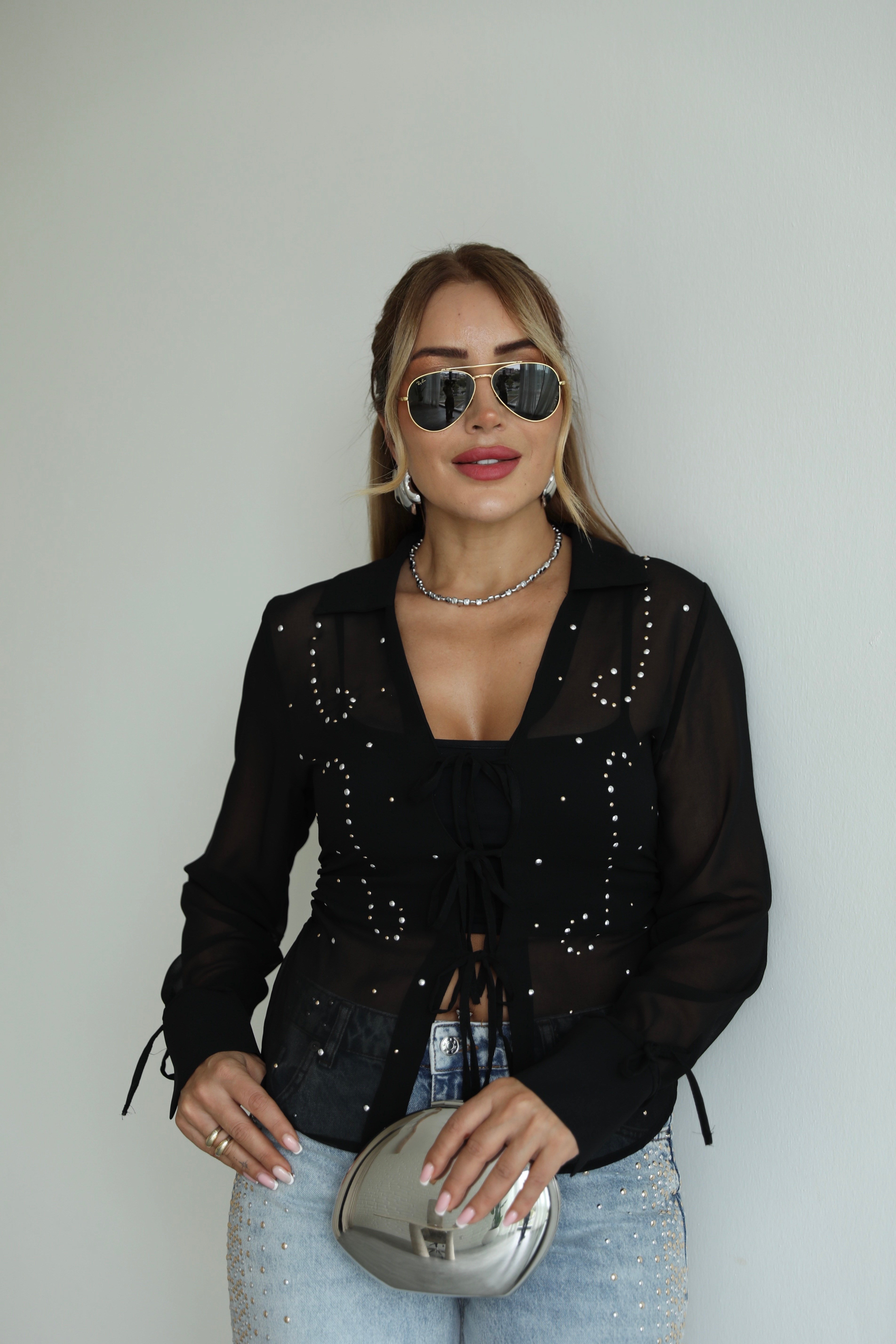 Siyah Zımbalı Tül Gömlek